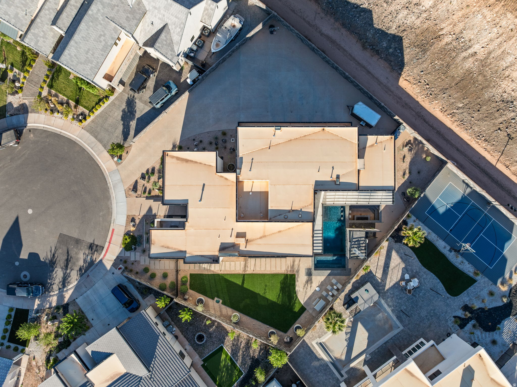 main property photo 45