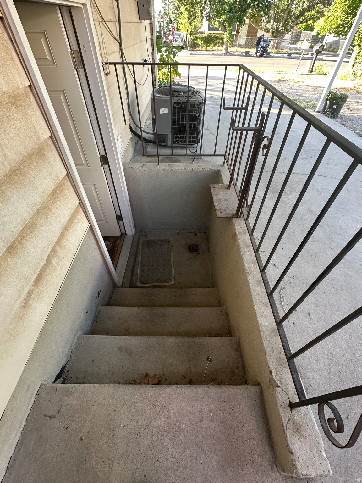 main property photo 27