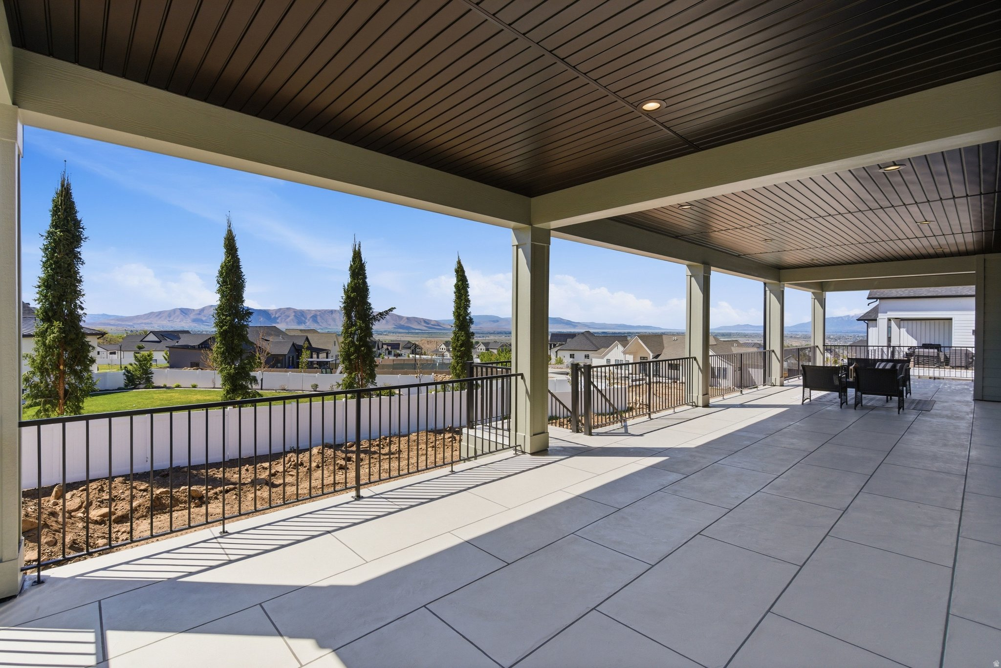 main property photo 75