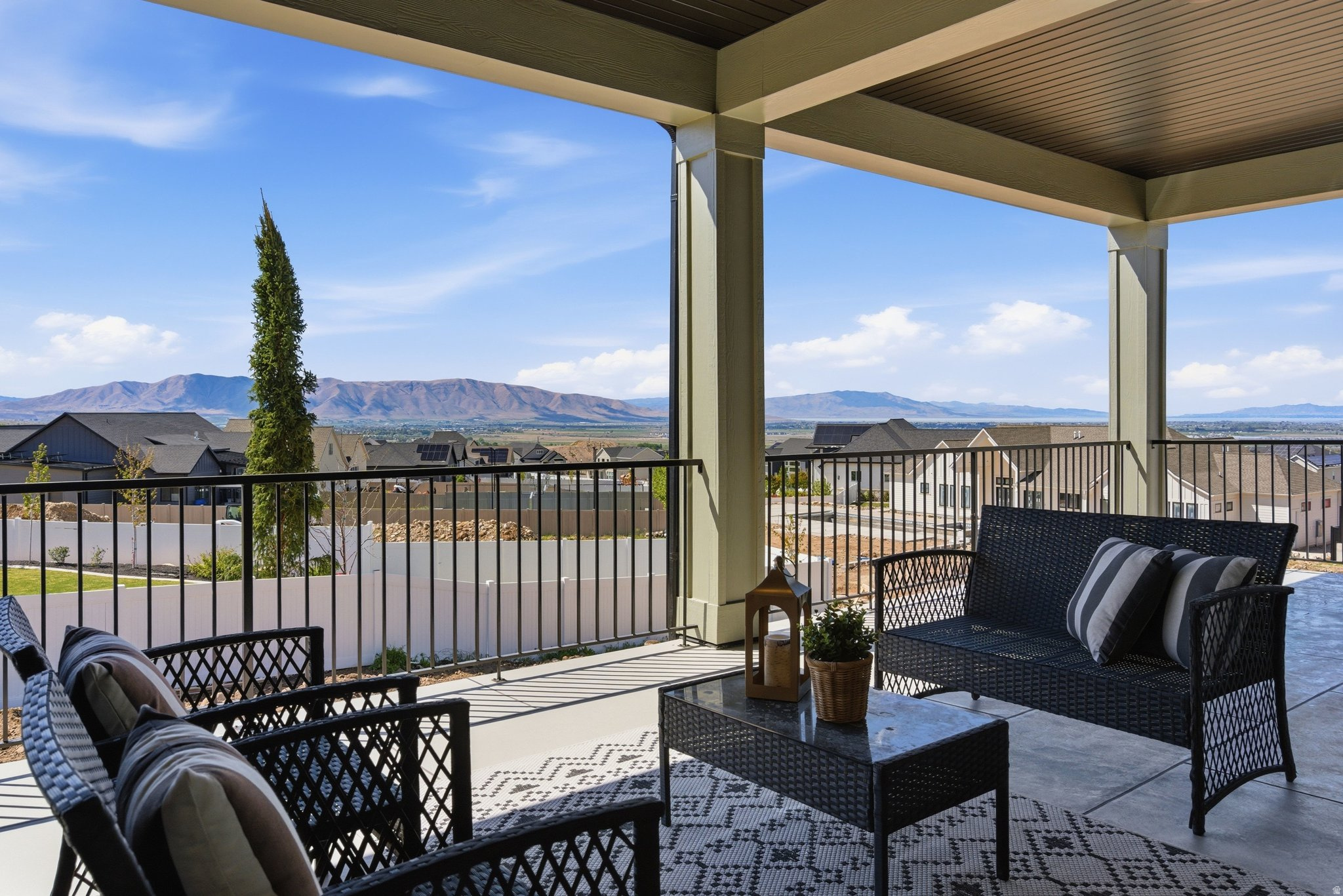 main property photo 78