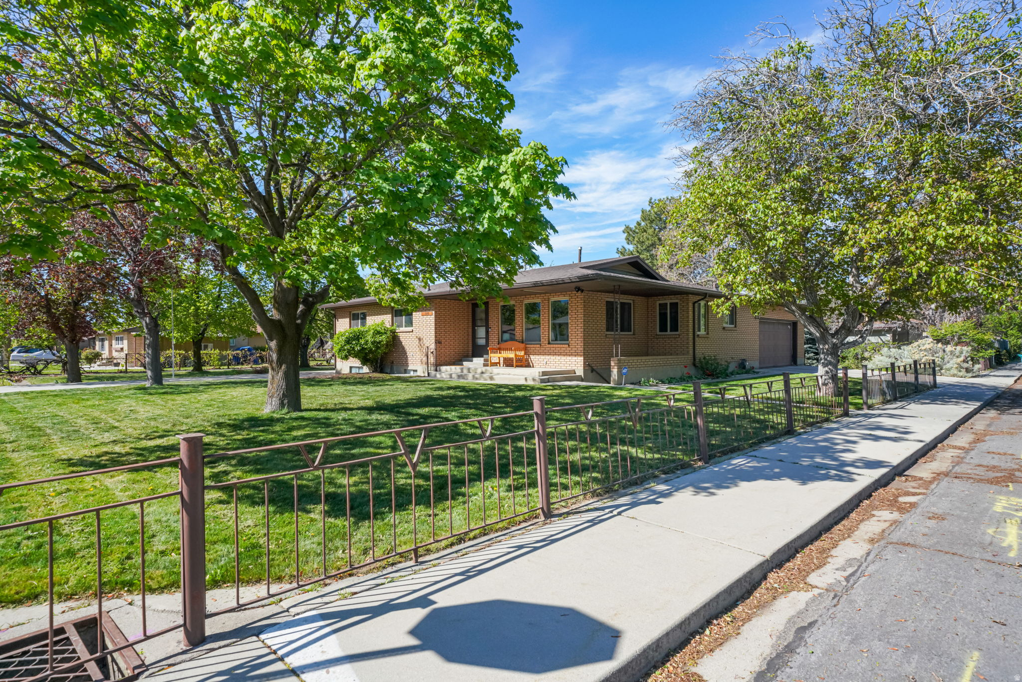 main property photo 33