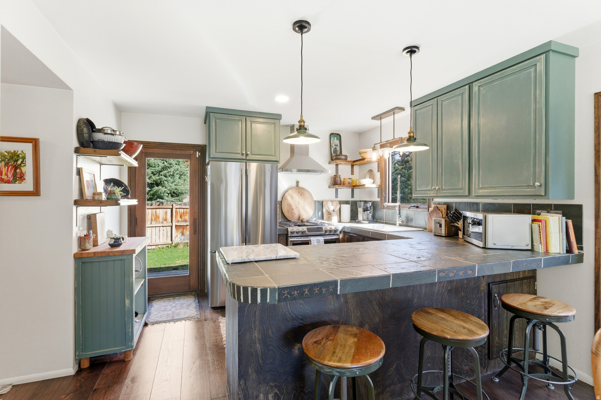 main property photo 9