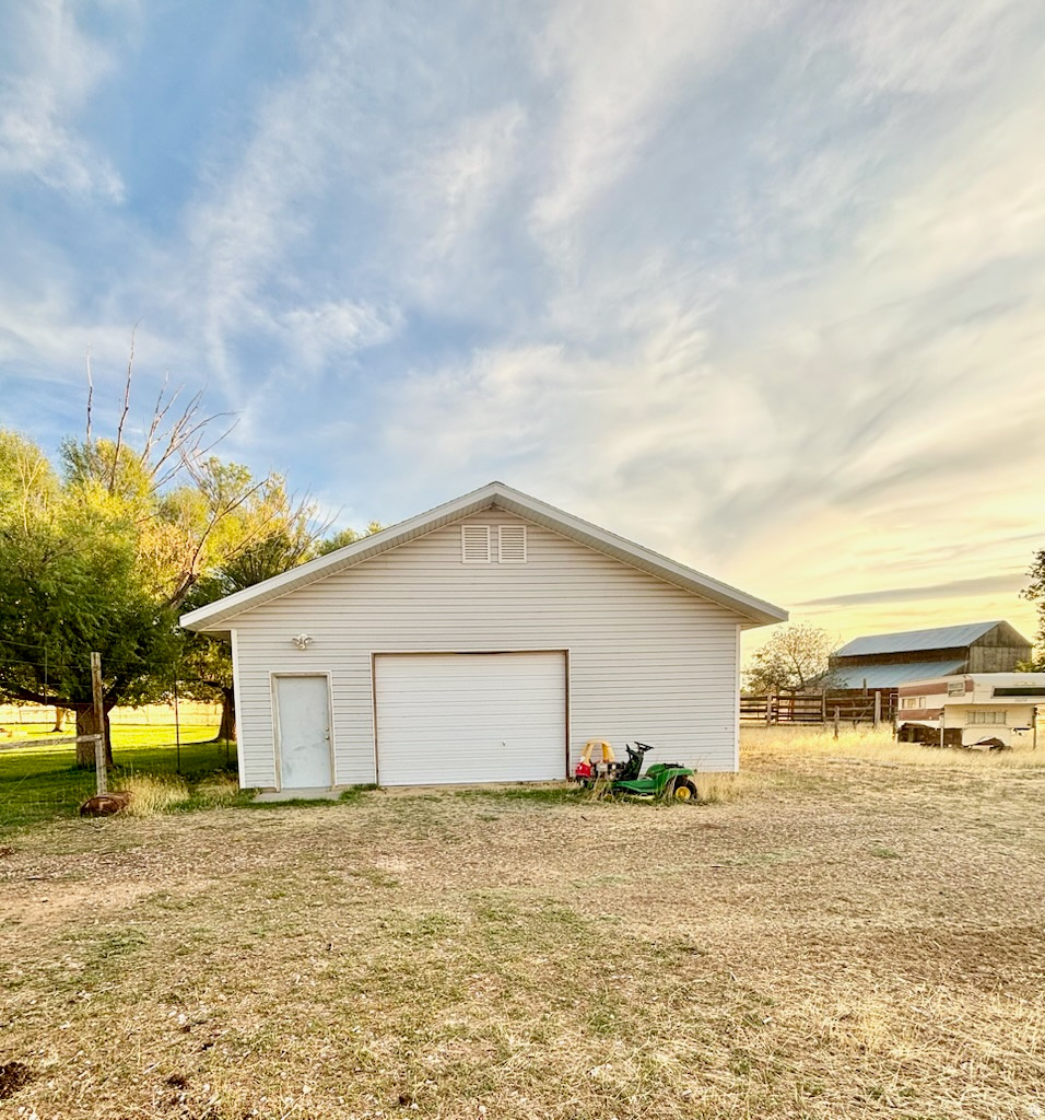 main property photo 23