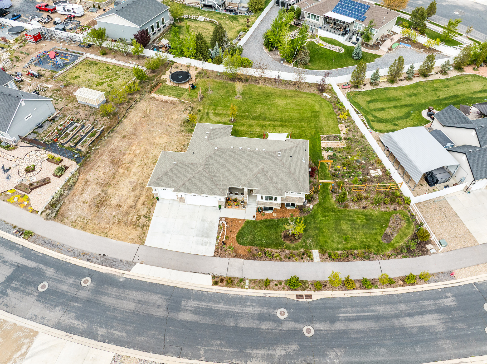 main property photo 74