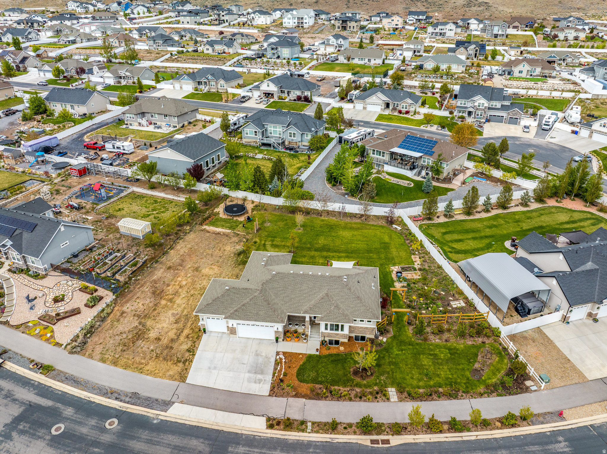 main property photo 75