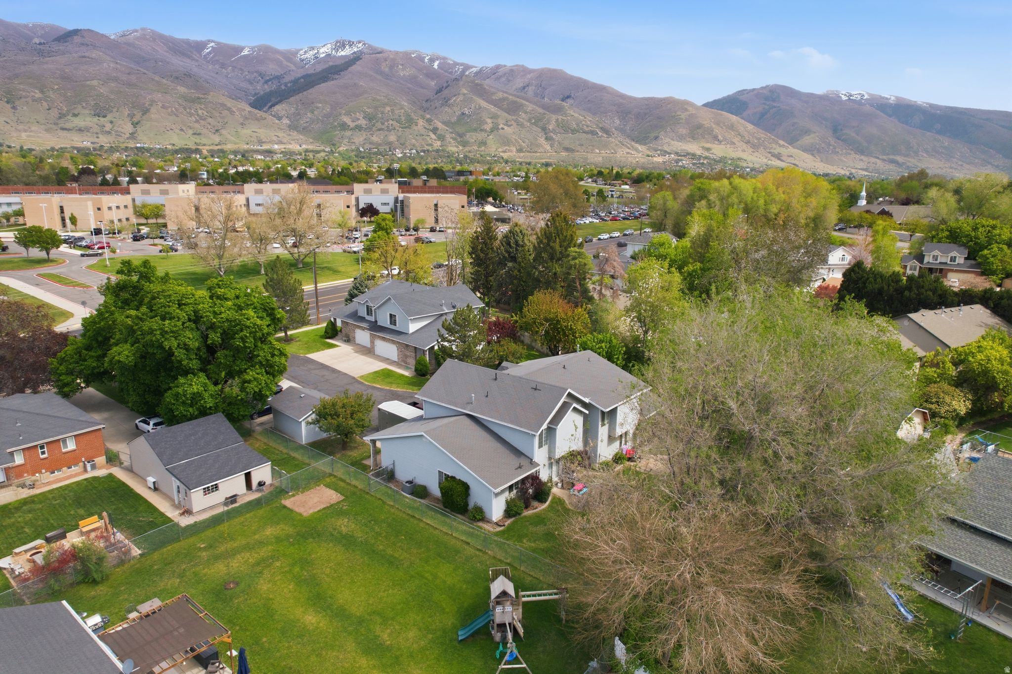 main property photo 13