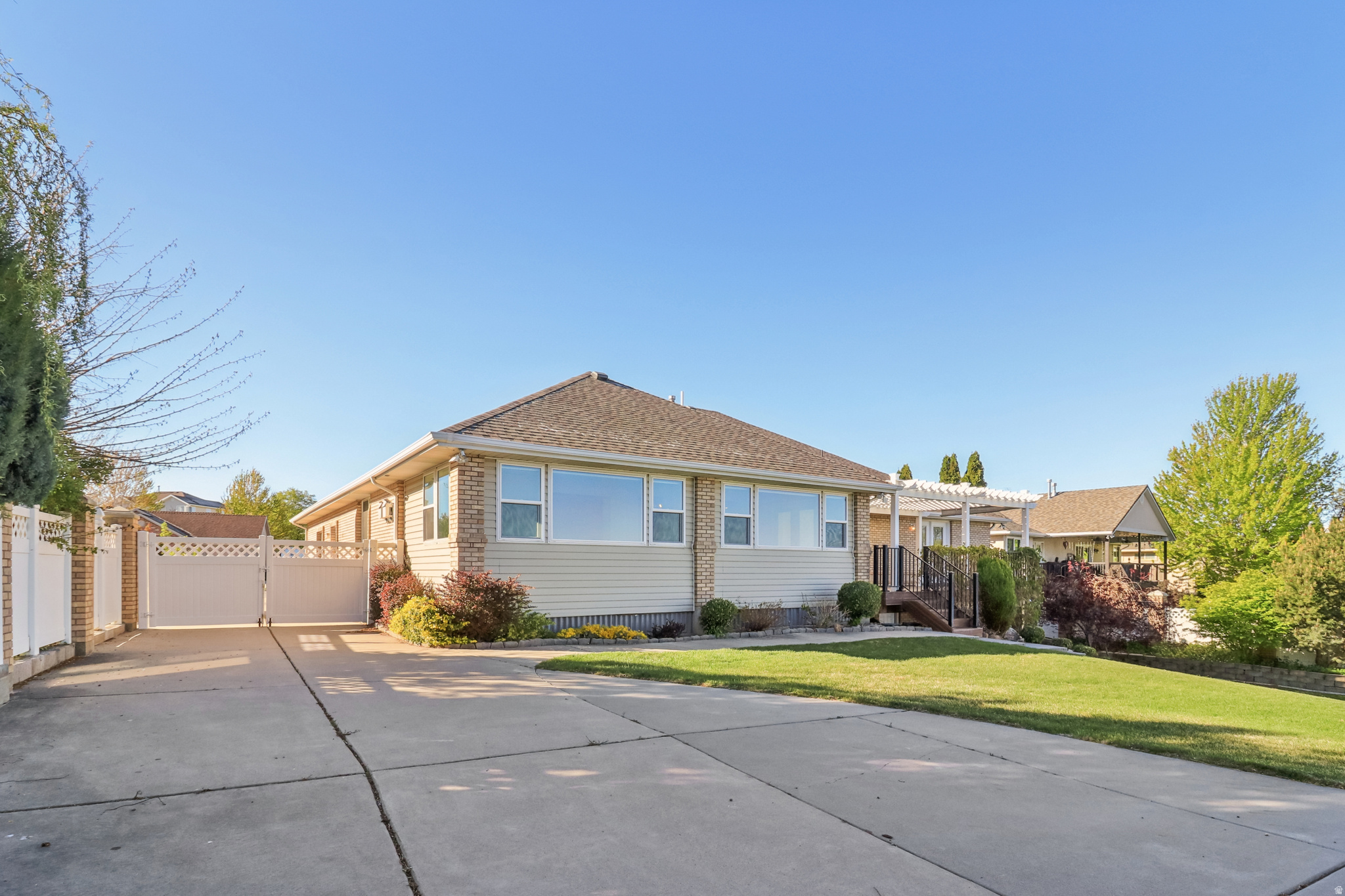 main property photo 45