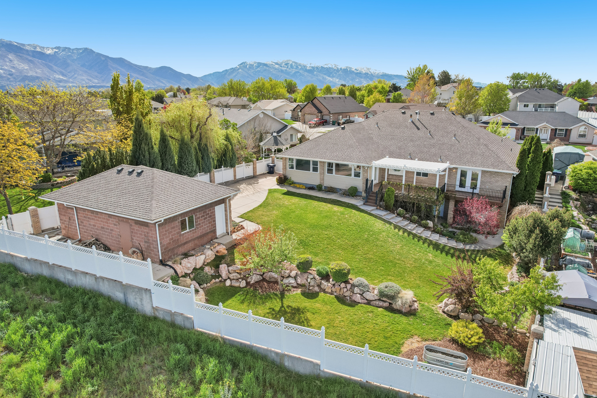 main property photo 51