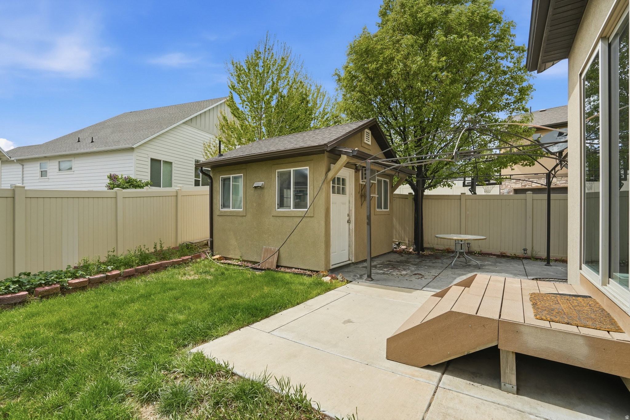 main property photo 40