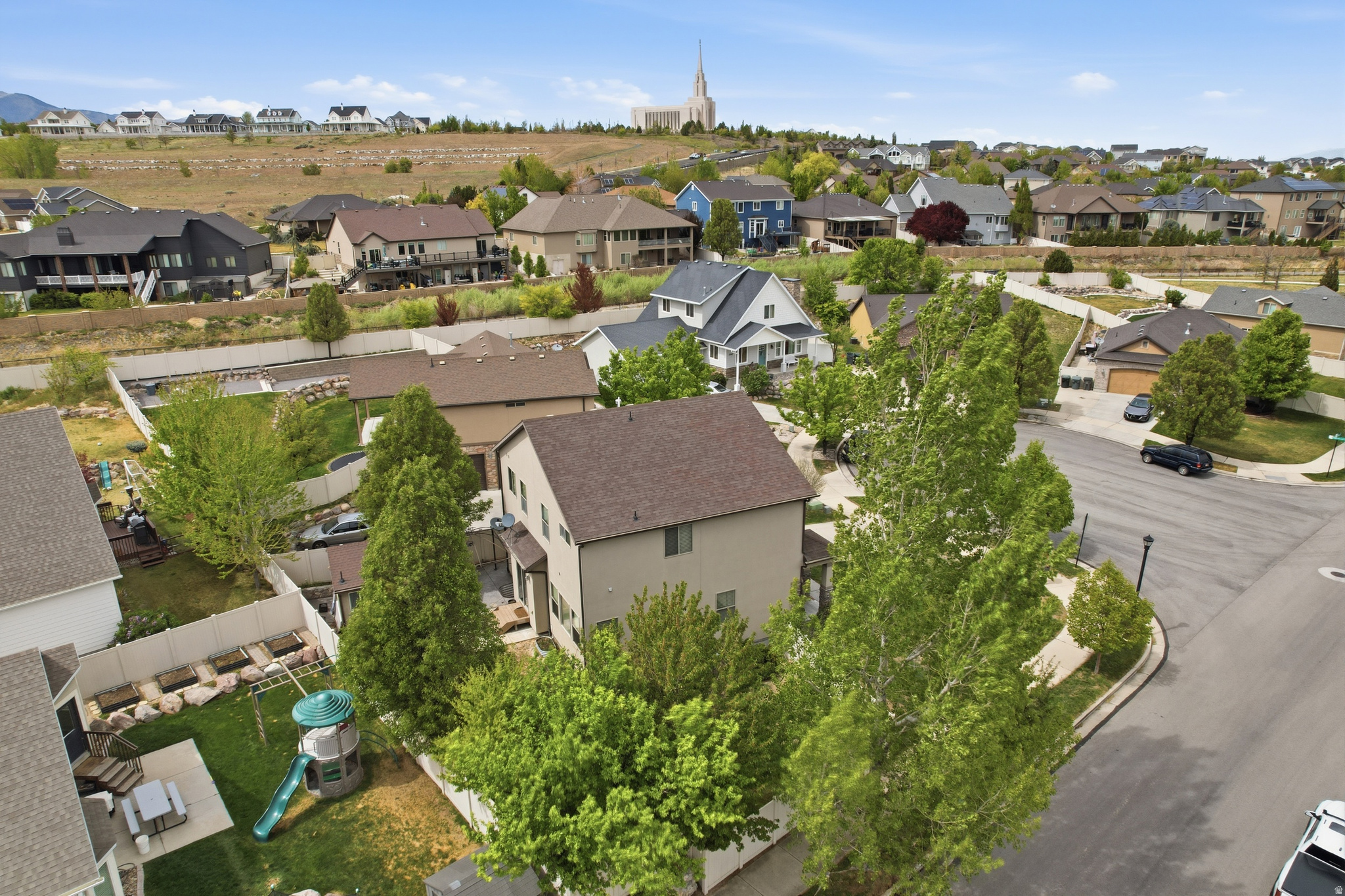 main property photo 50