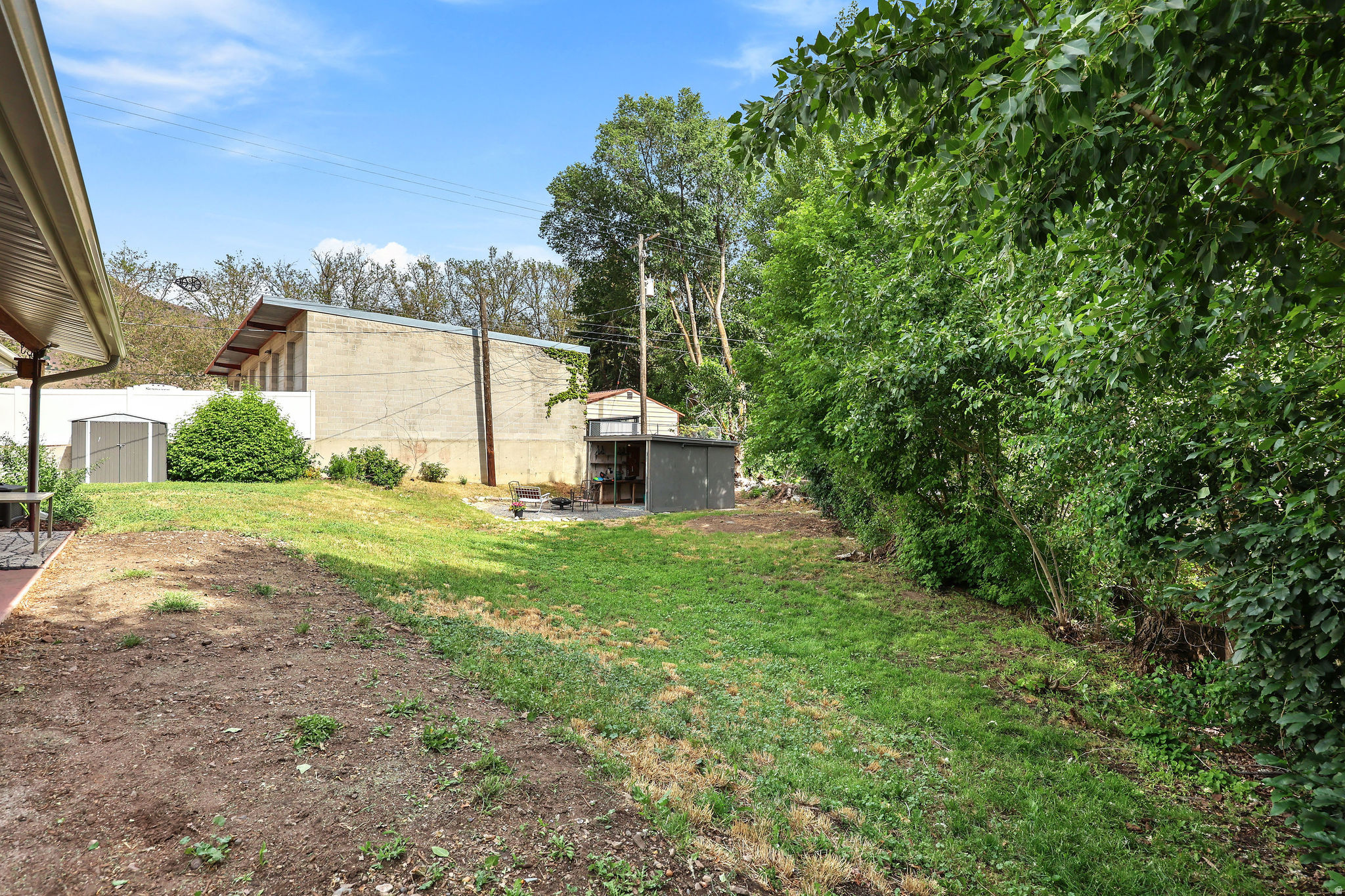 main property photo 34