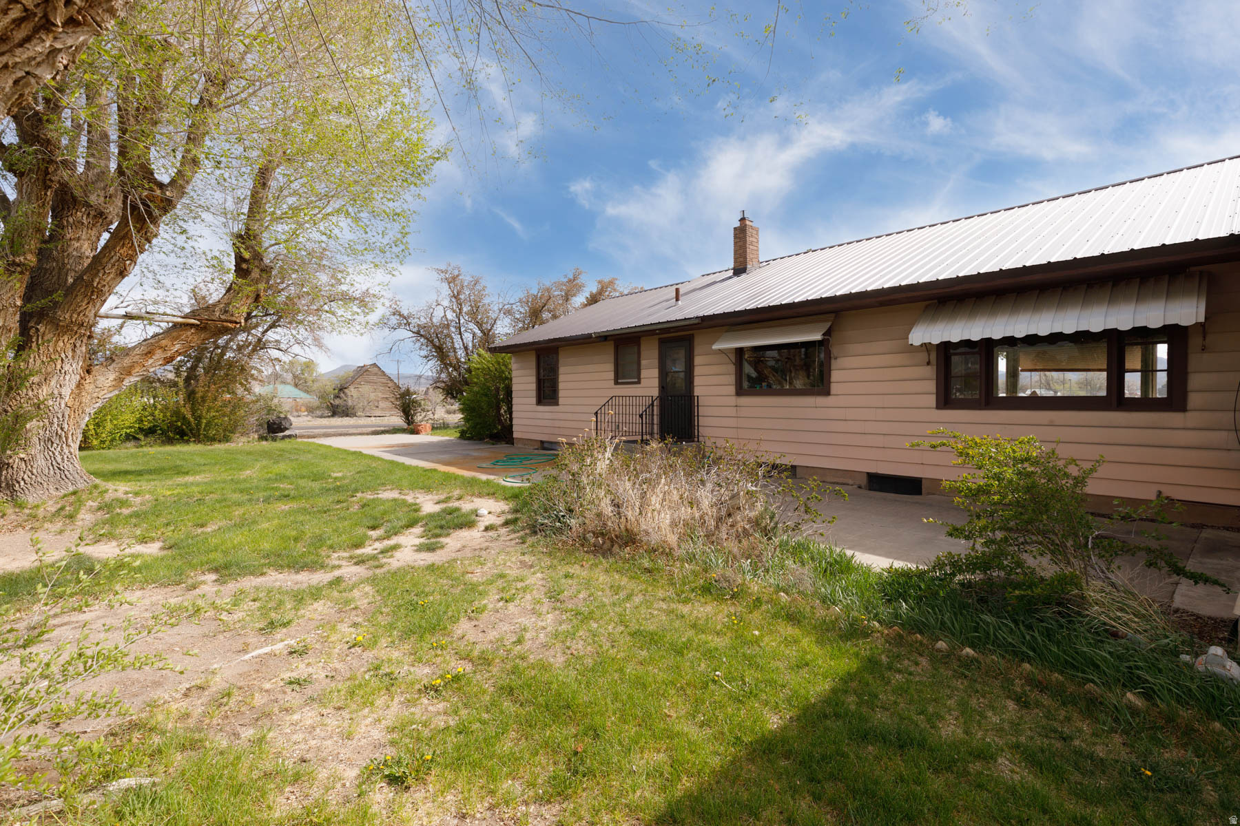 main property photo 36