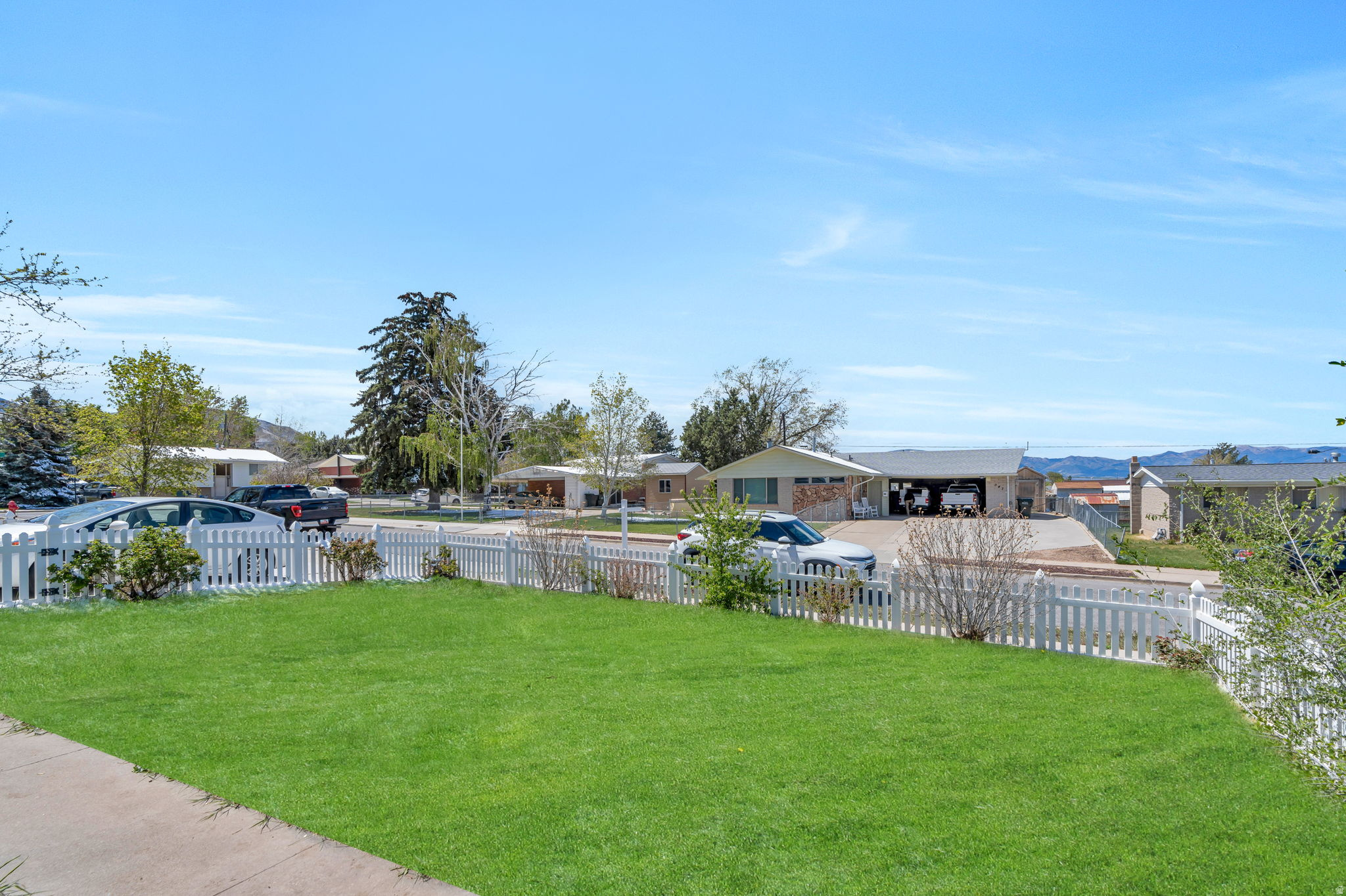 main property photo 24