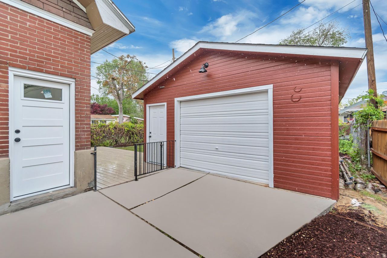 main property photo 74