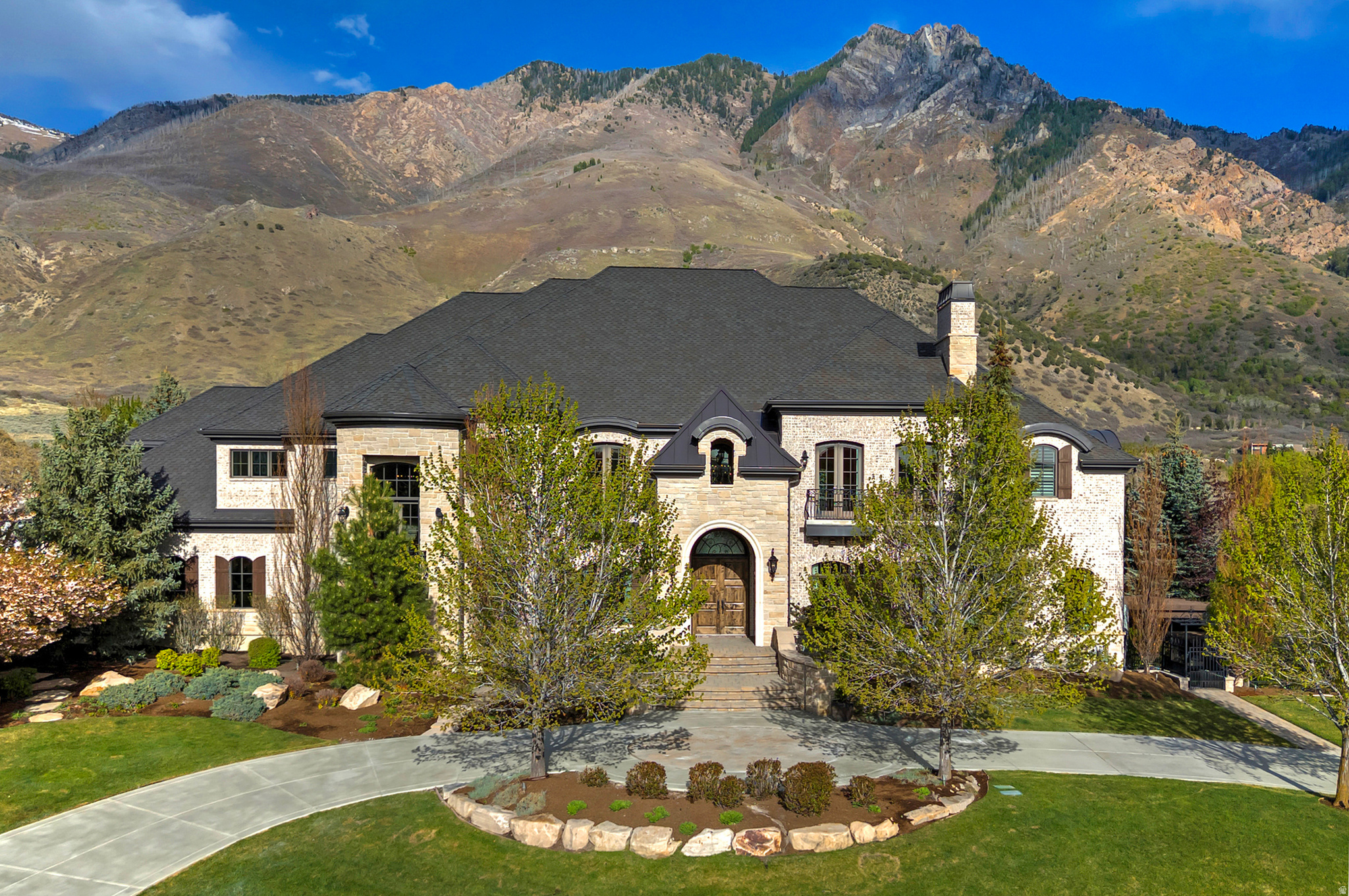 main property photo 123