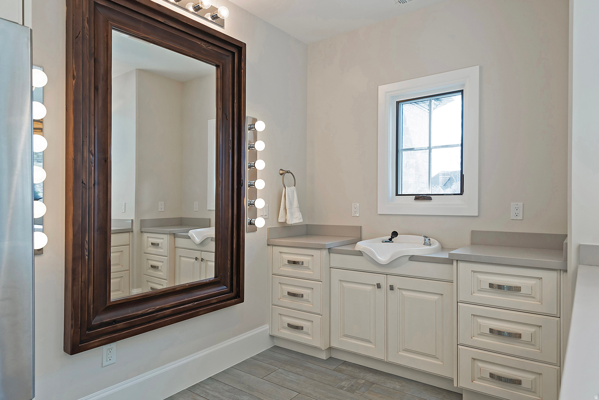 main property photo 86