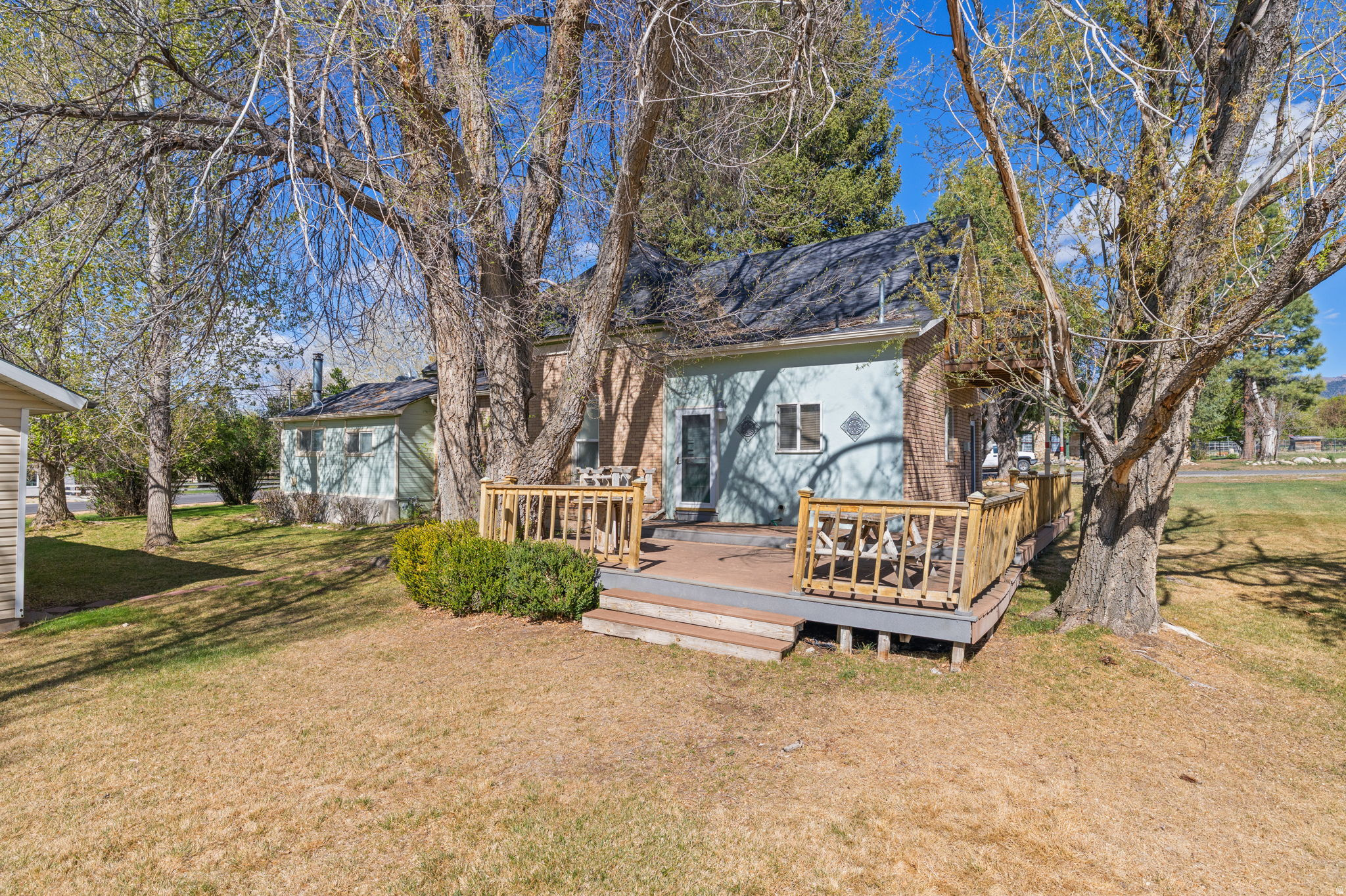 main property photo 36