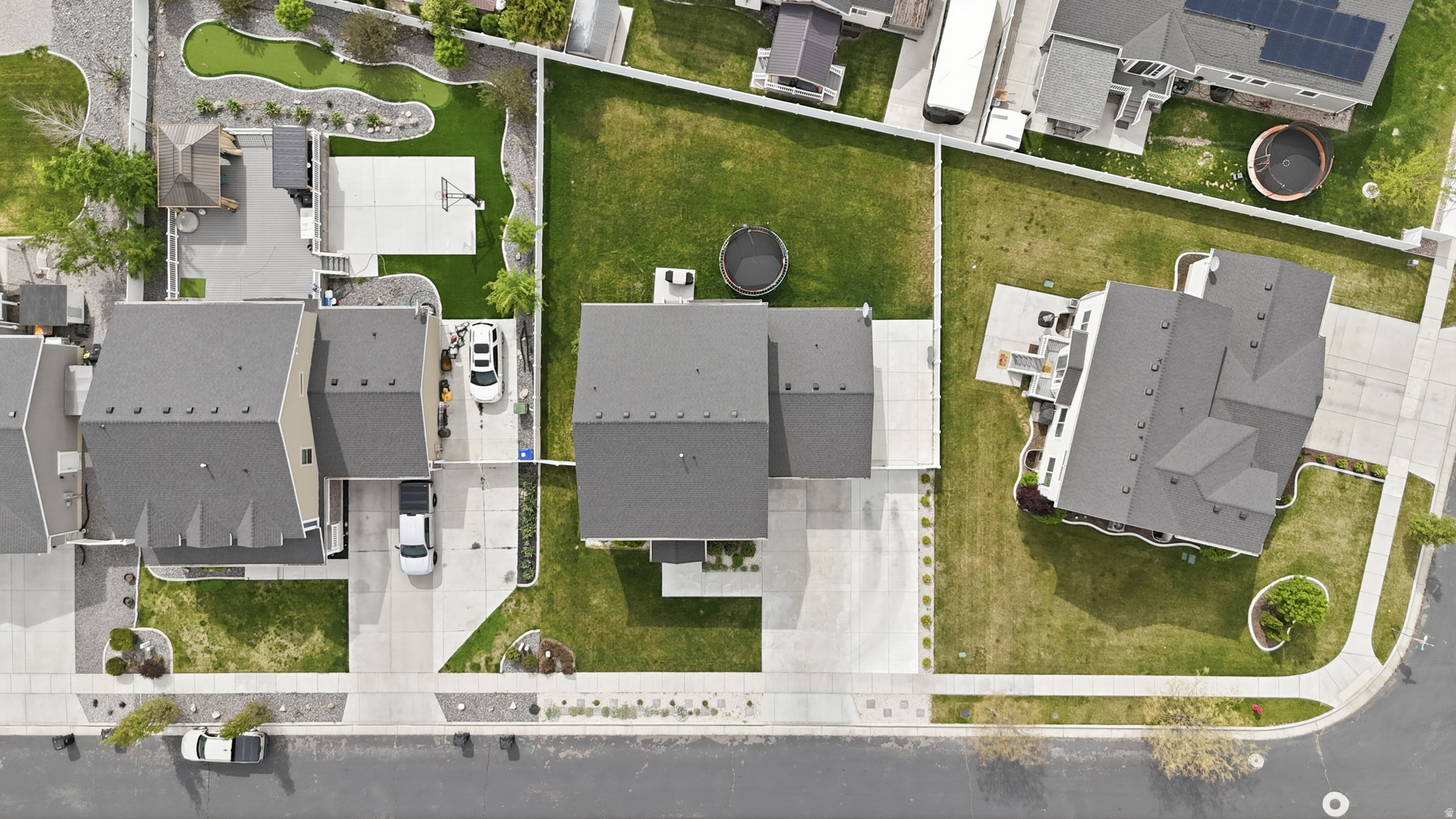 main property photo 16
