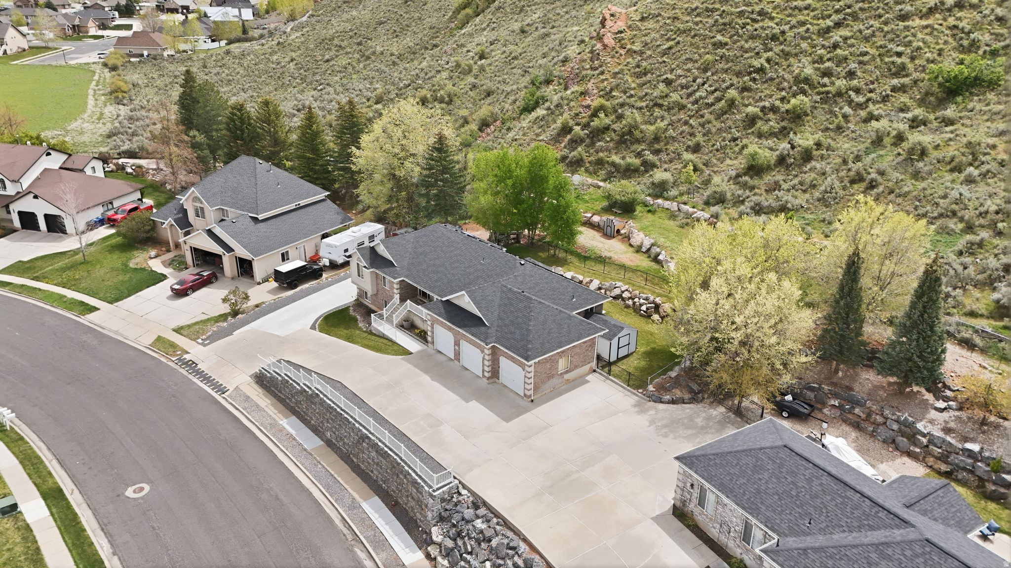 main property photo 50