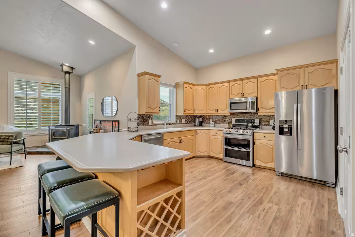 main property photo 8