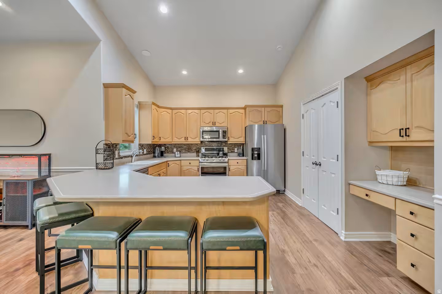 main property photo 9