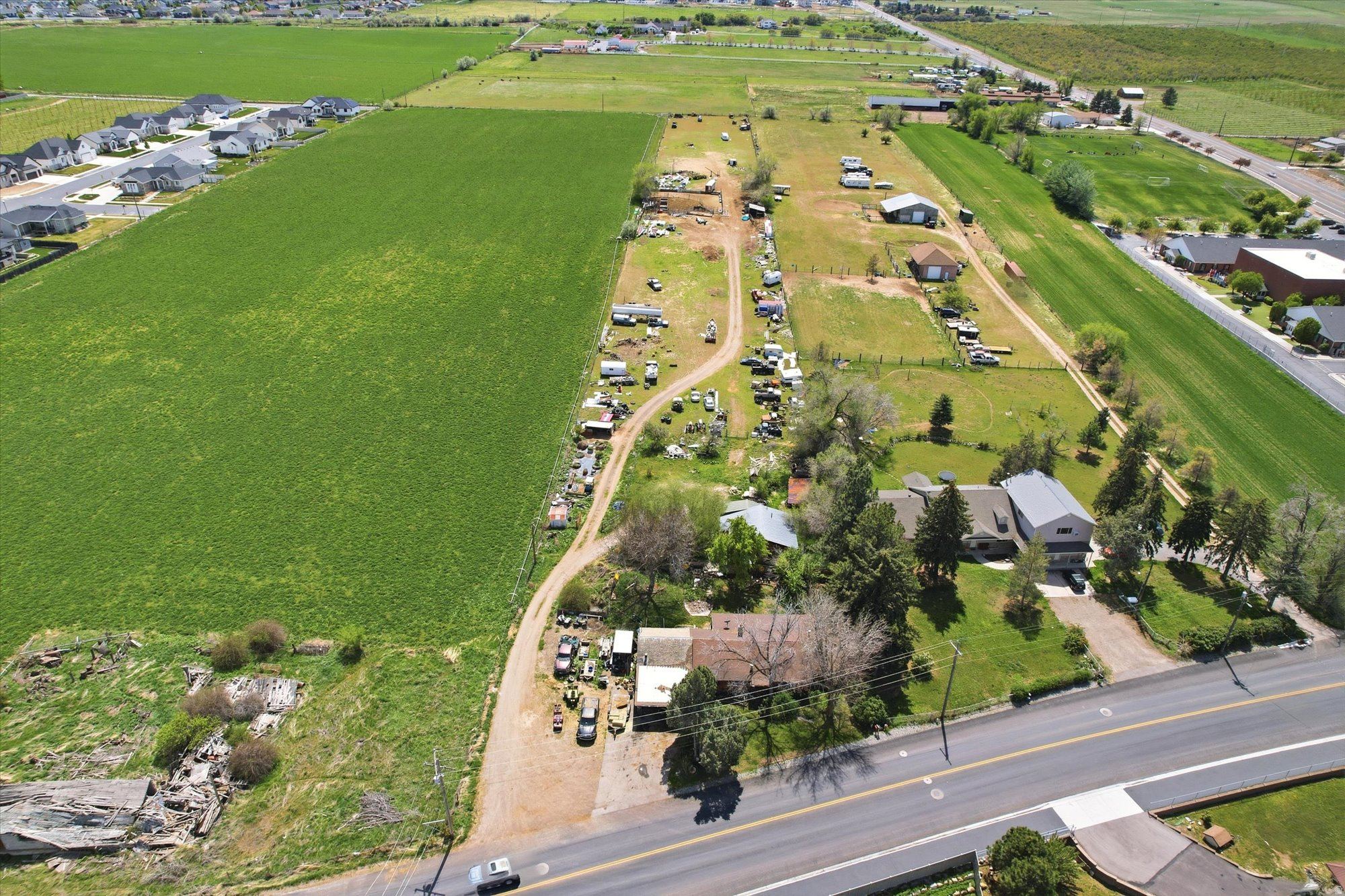 main property photo 30