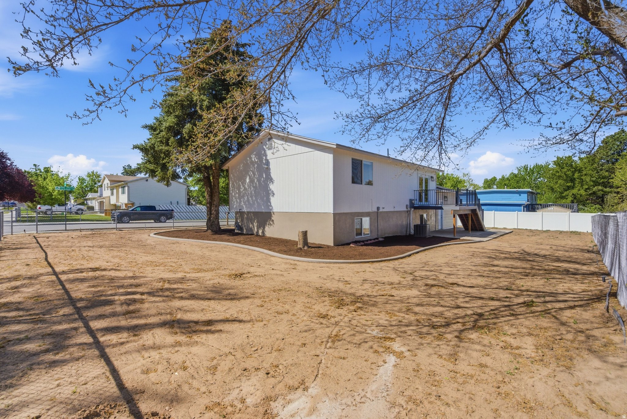main property photo 14
