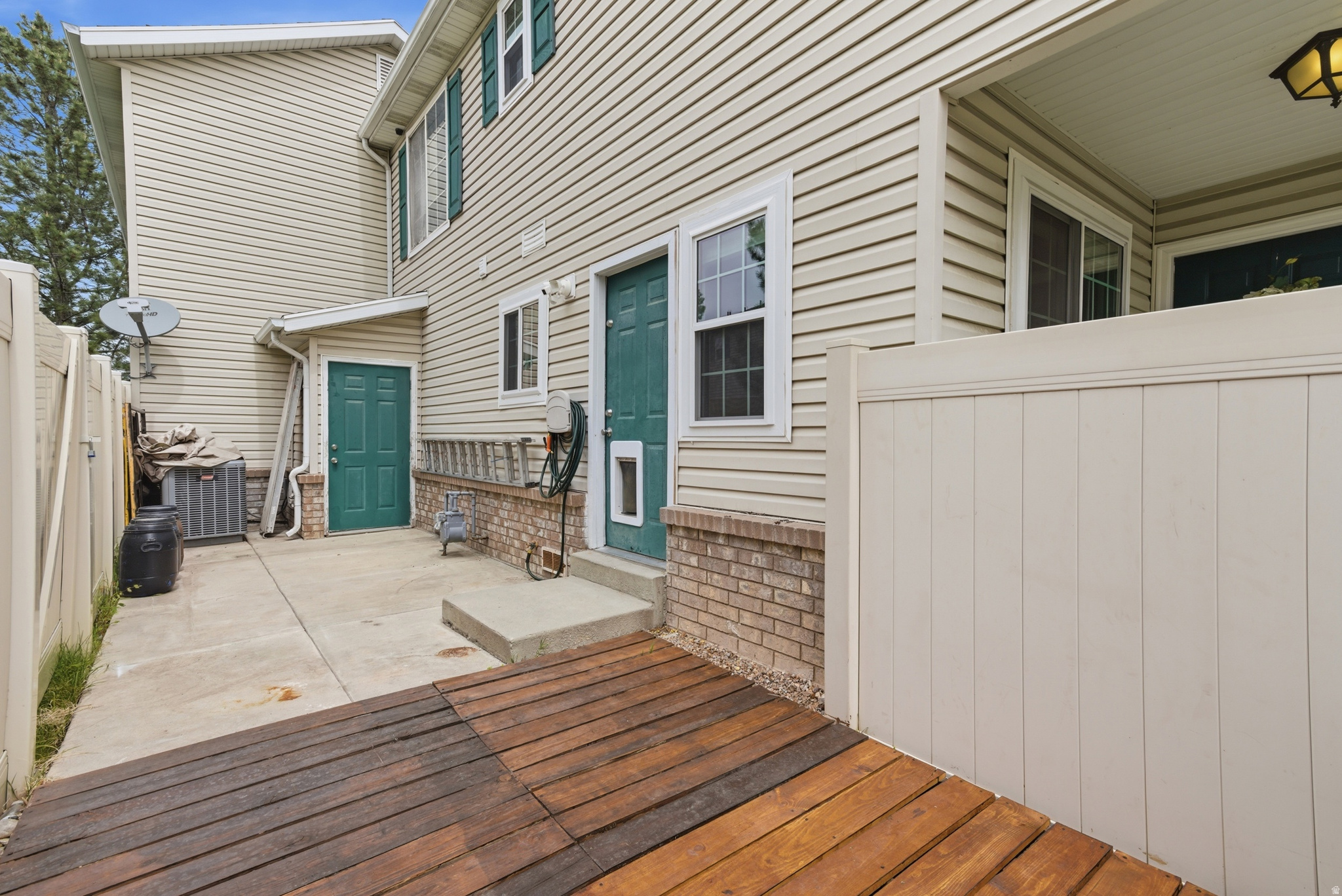 main property photo 25