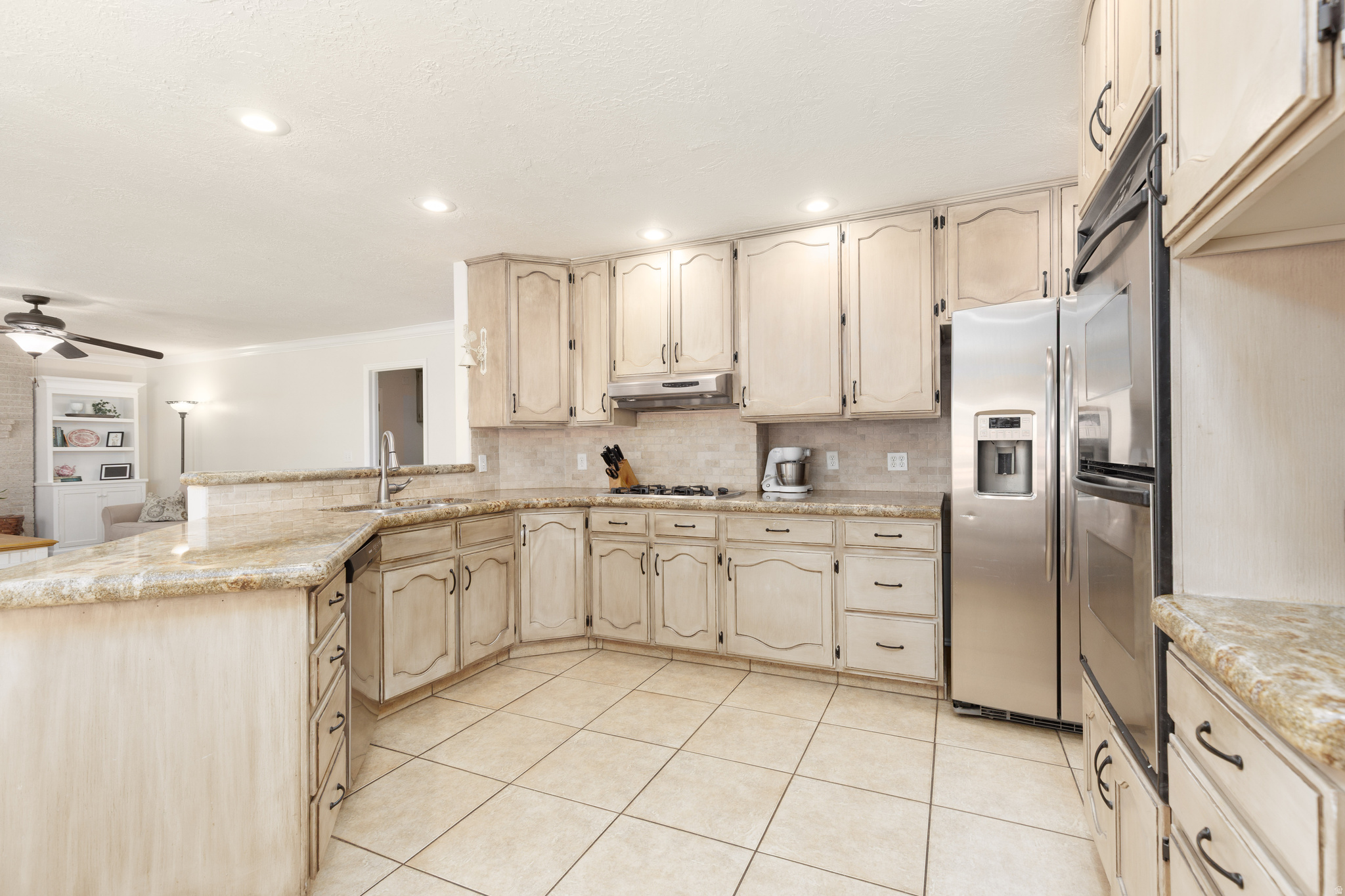 main property photo 14