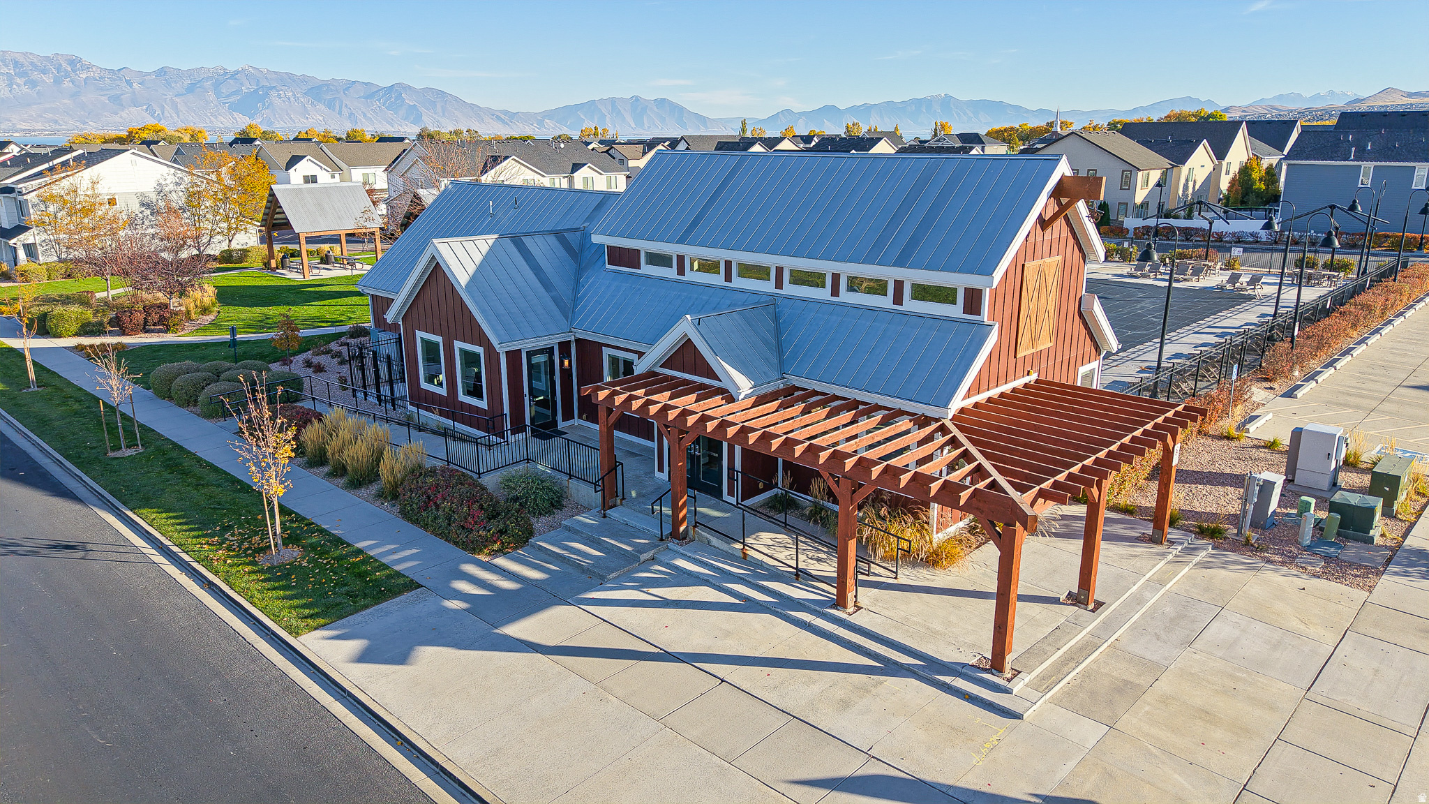 main property photo 41