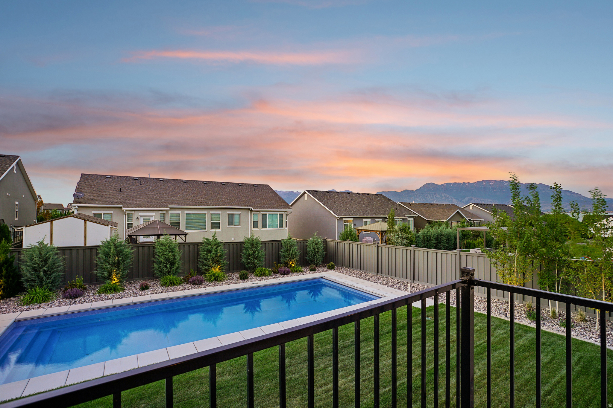 main property photo 30