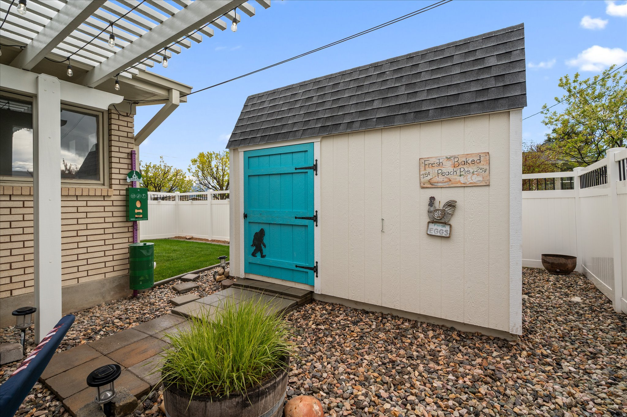 main property photo 41