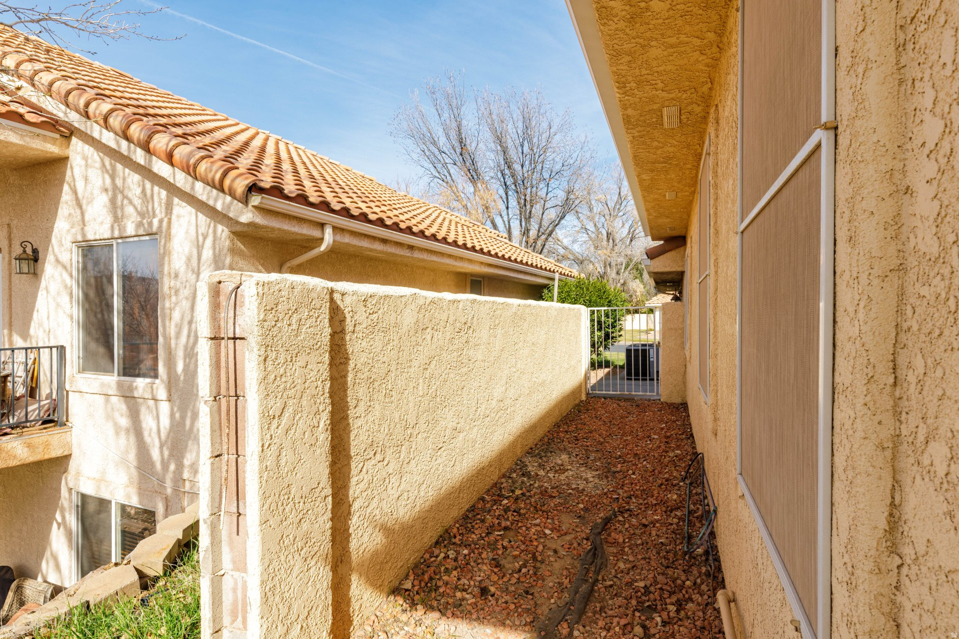 main property photo 33