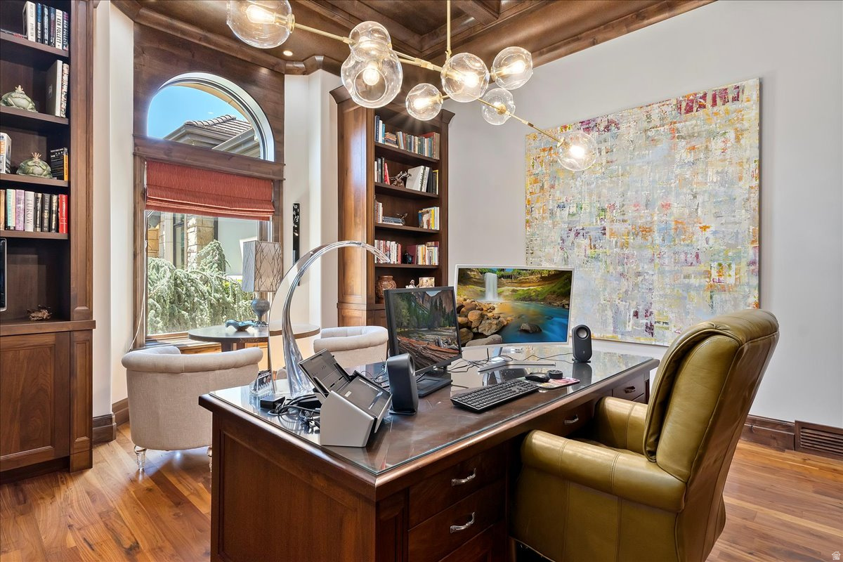 main property photo 28