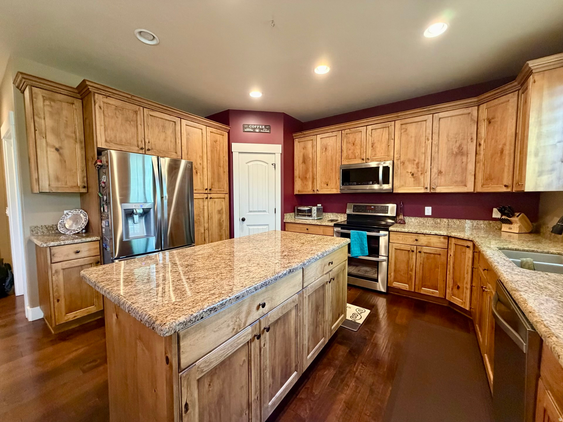 main property photo 6