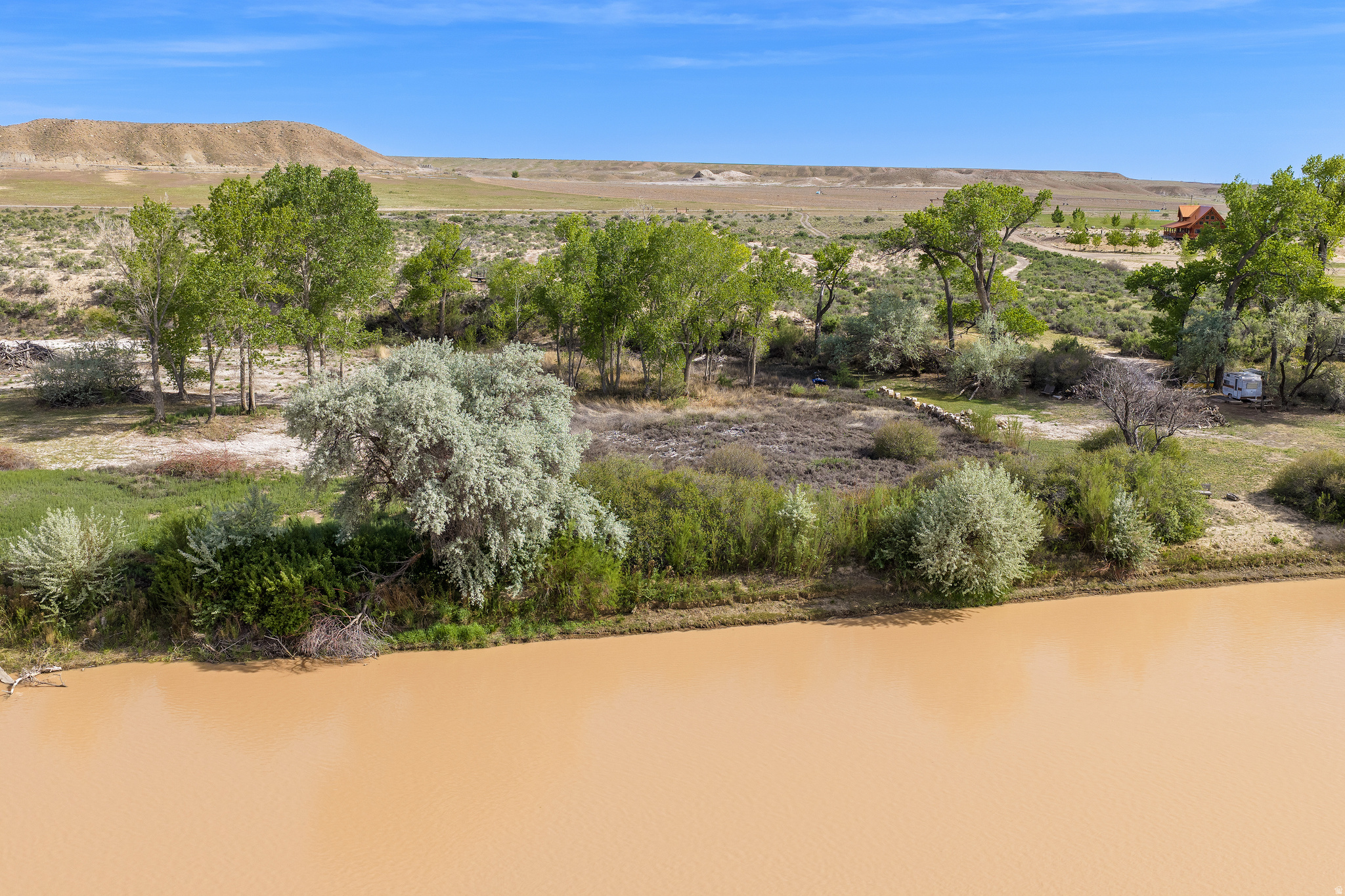 main property photo 16