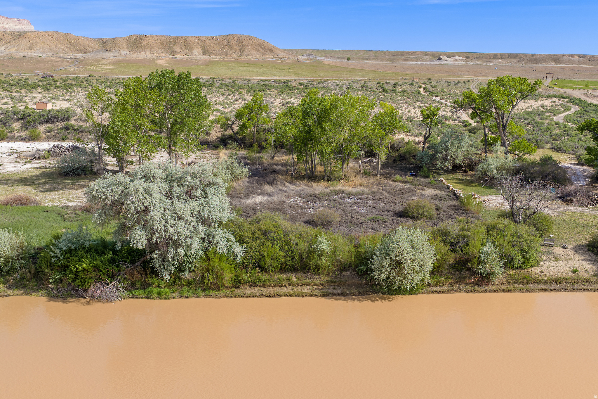 main property photo 17