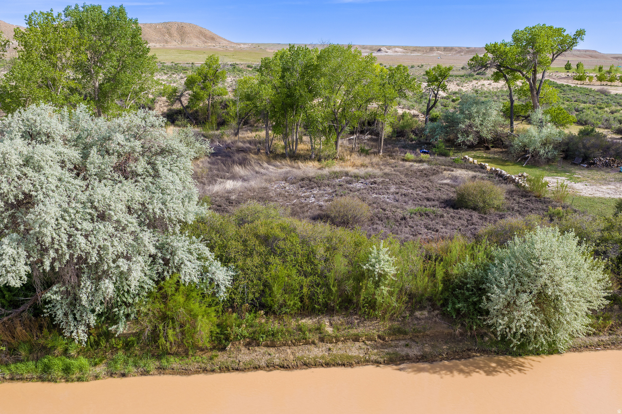 main property photo 20