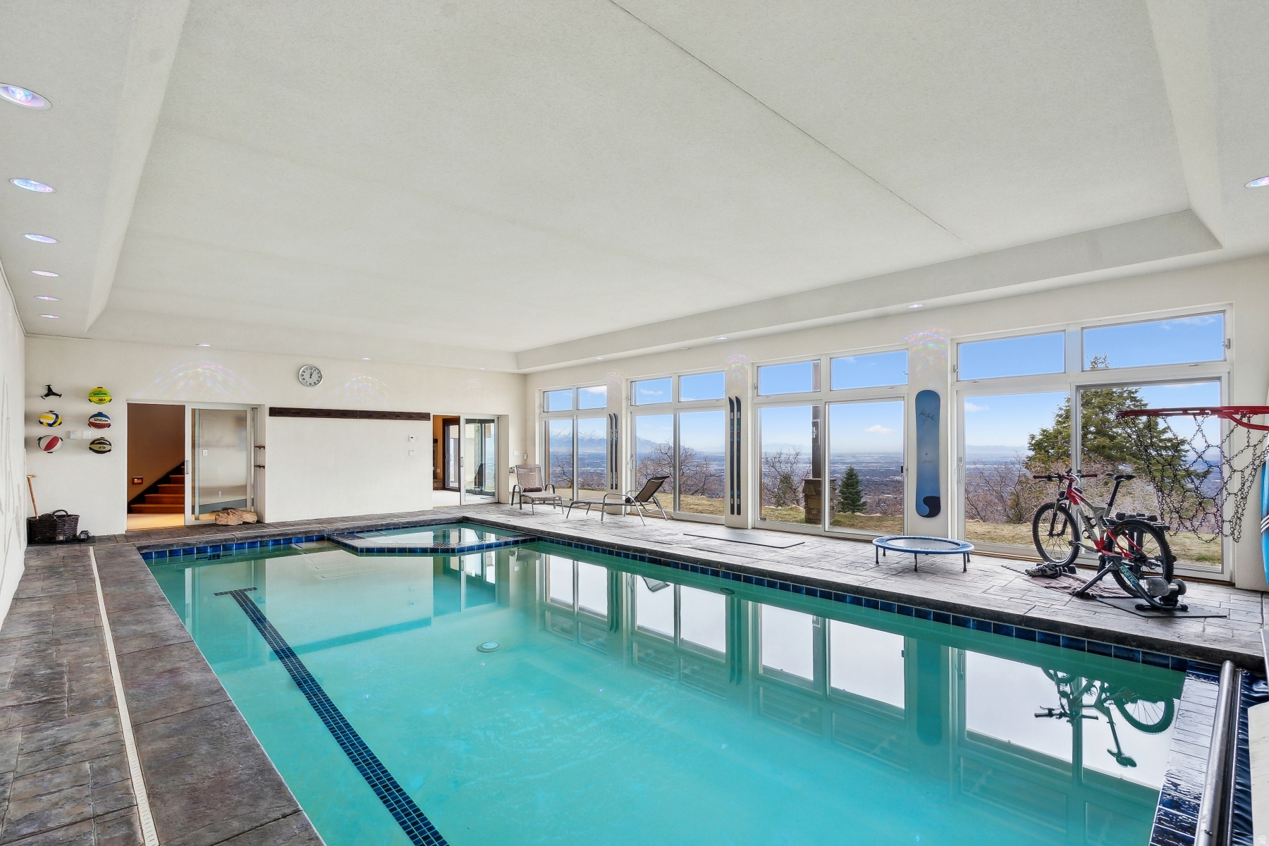 main property photo 50