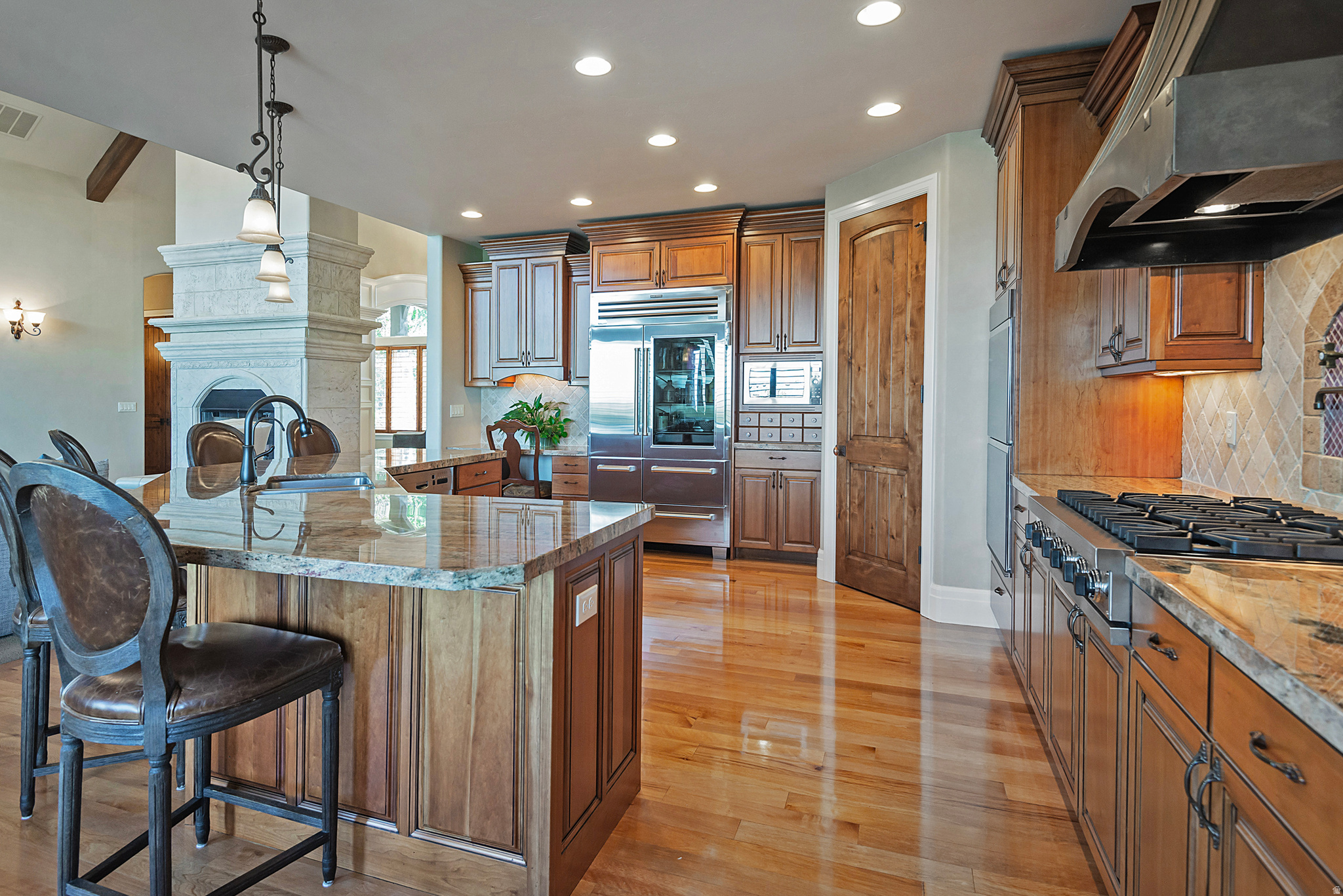 main property photo 13