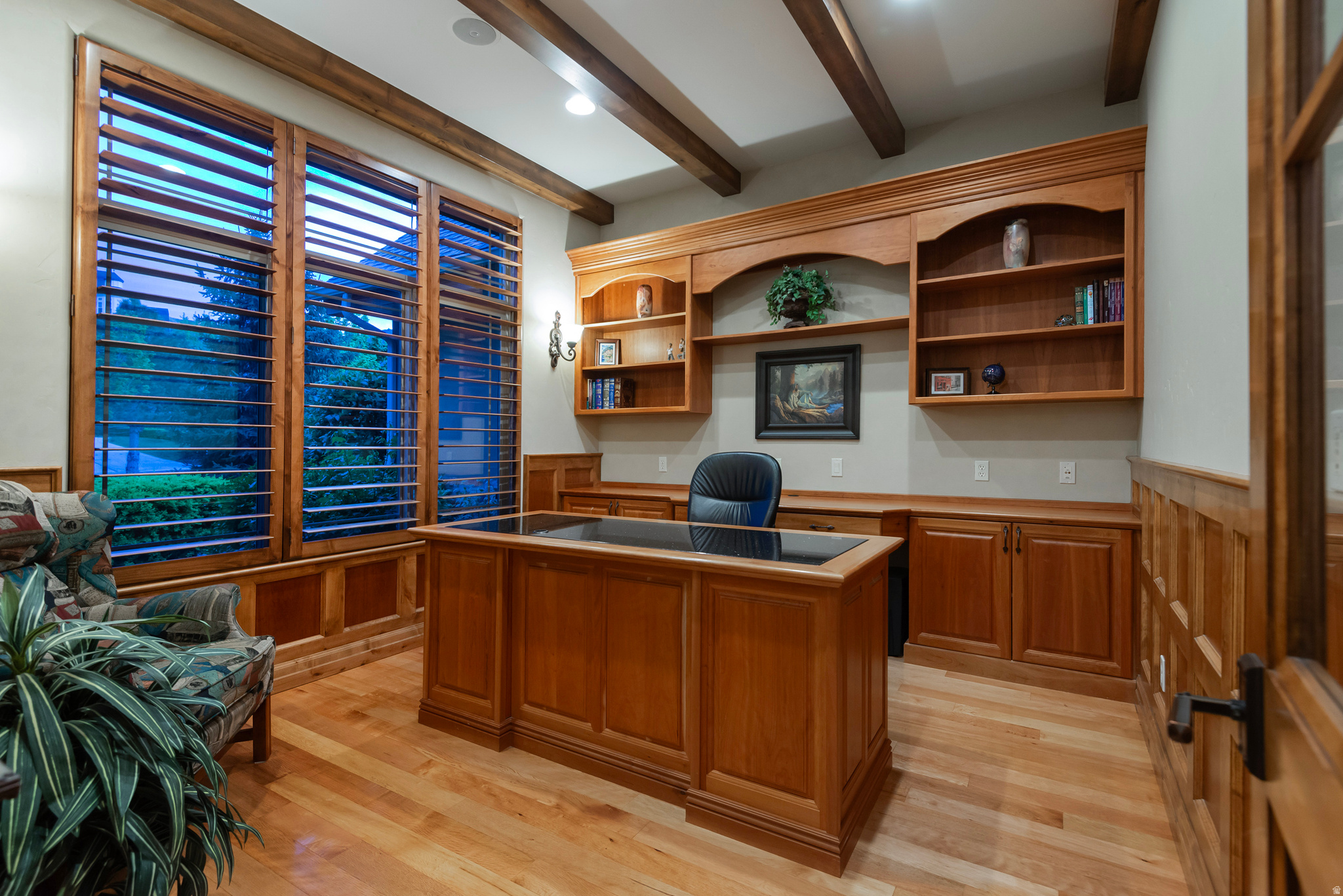 main property photo 25