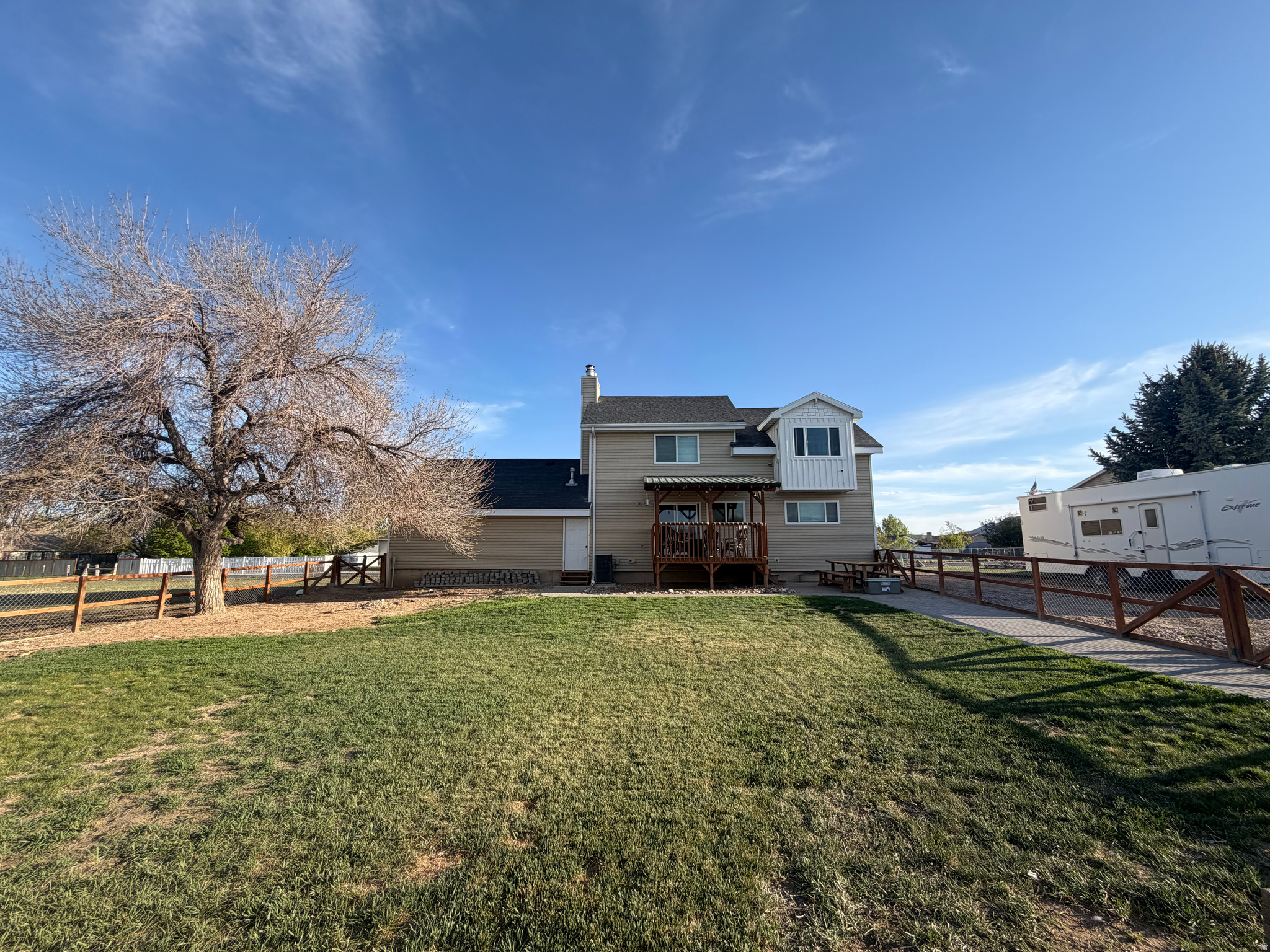 main property photo 23