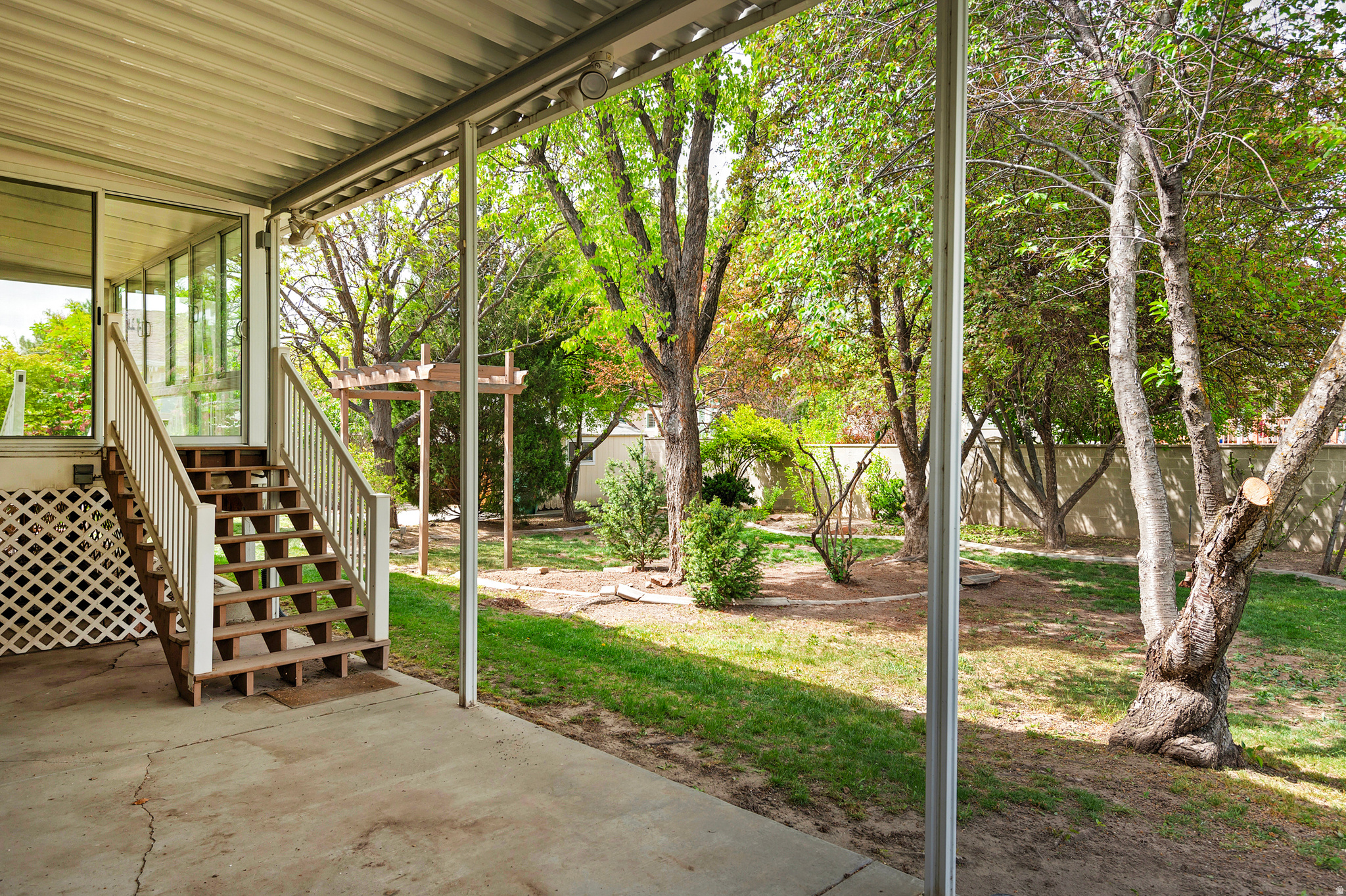 main property photo 23