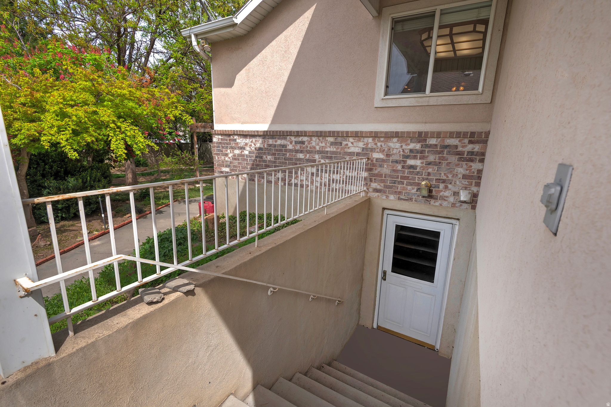 main property photo 24