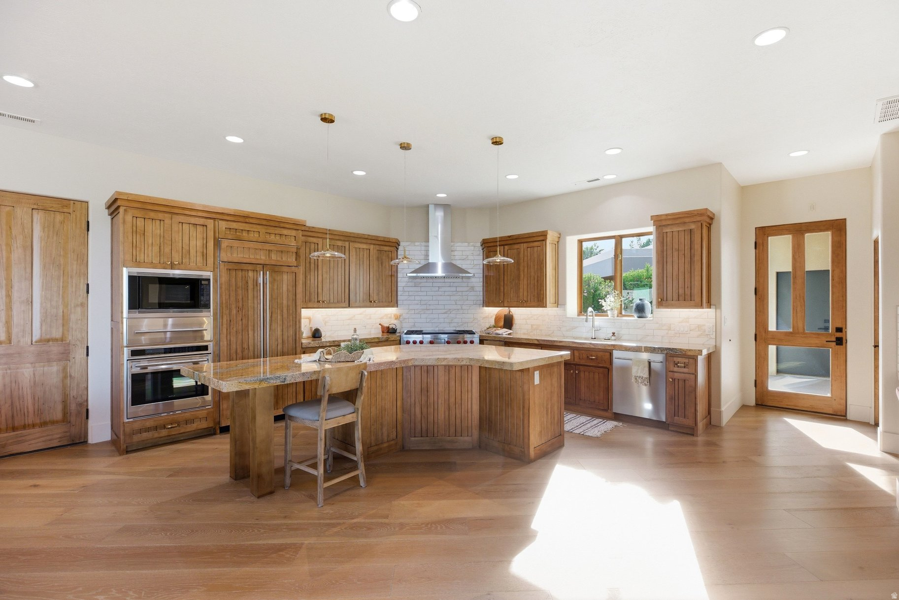 main property photo 19