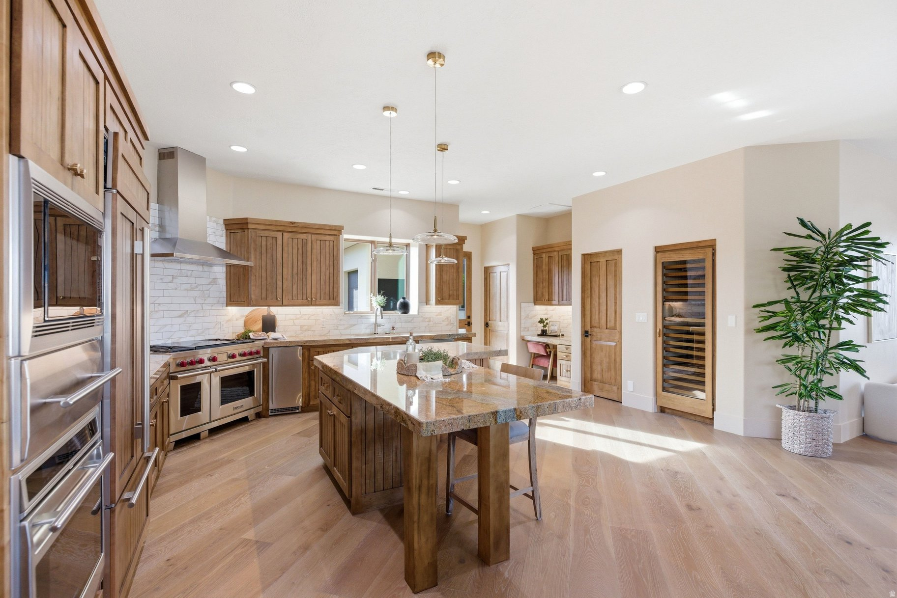 main property photo 22