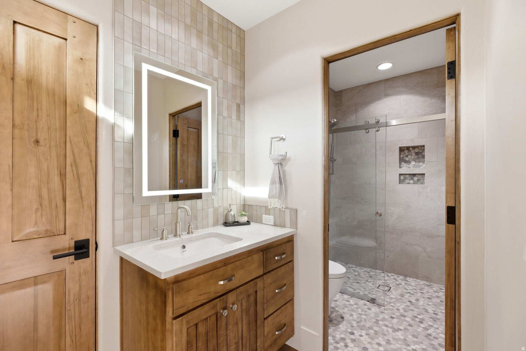 main property photo 59