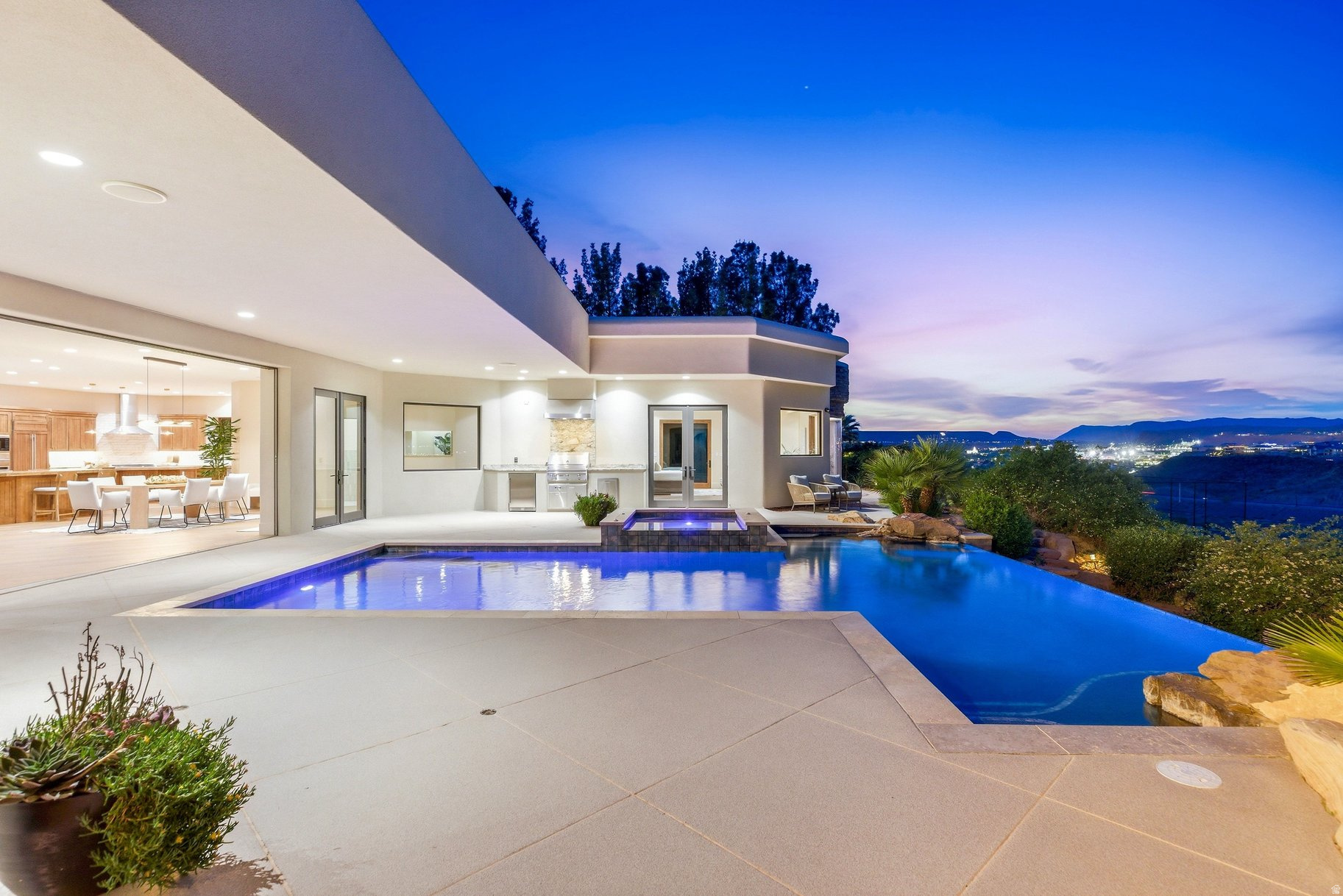 main property photo 79
