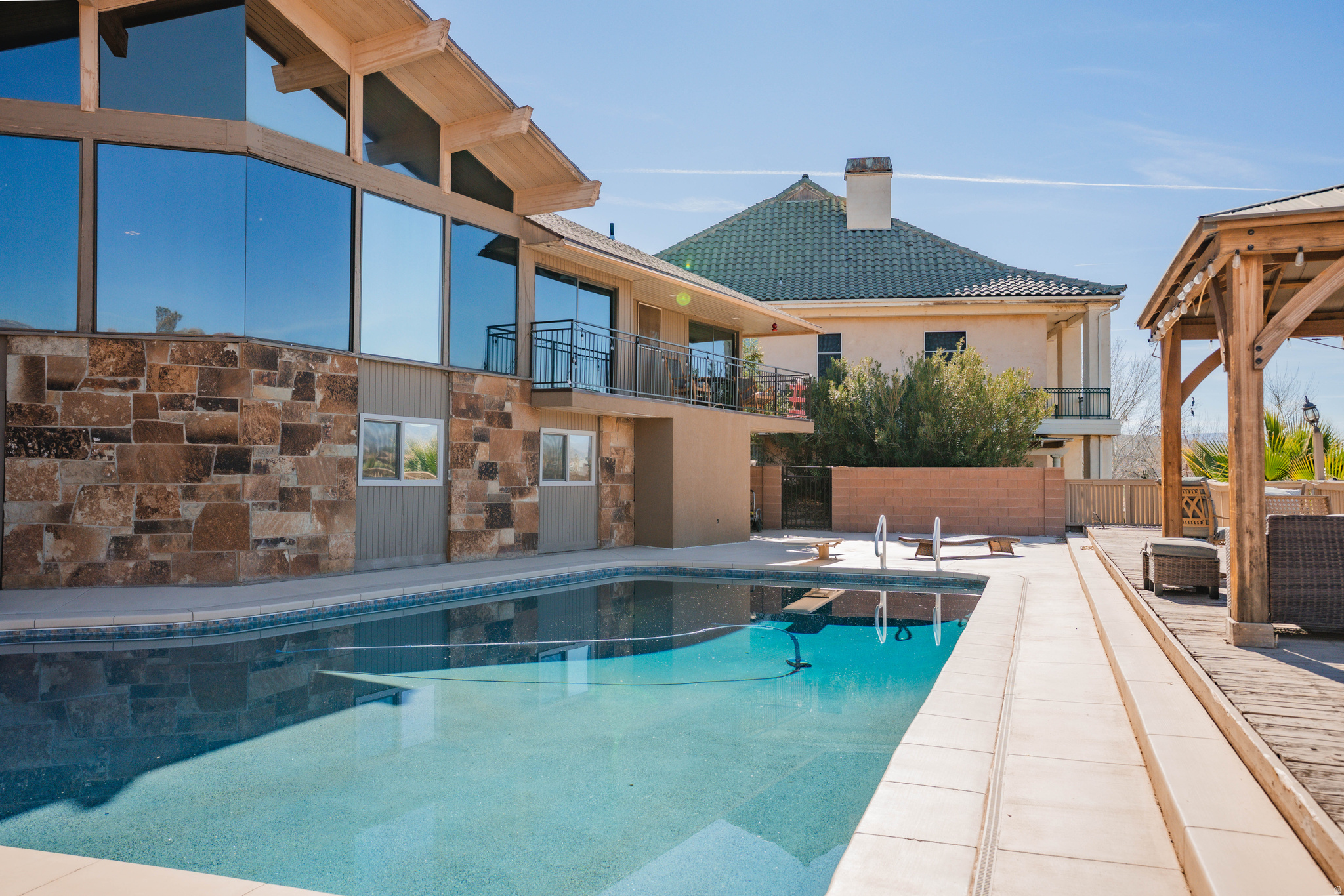 main property photo 60