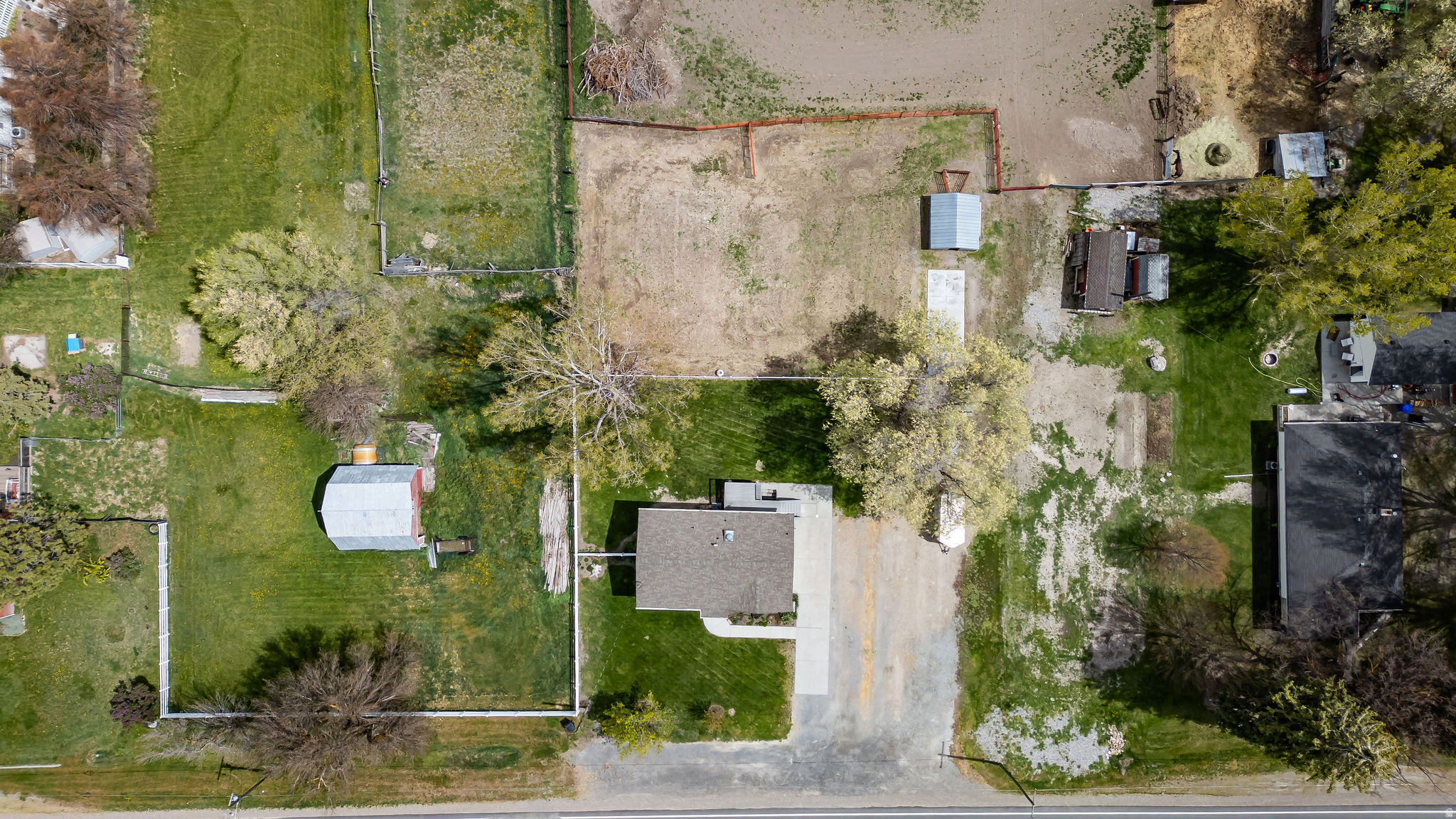 main property photo 32